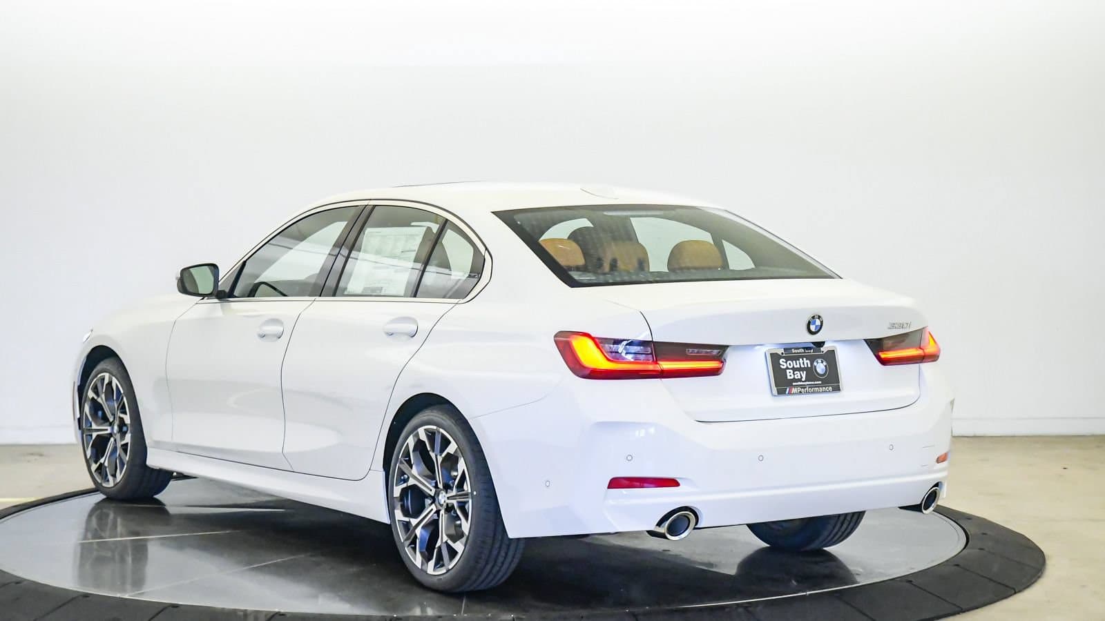 2026 BMW 3 photo 2