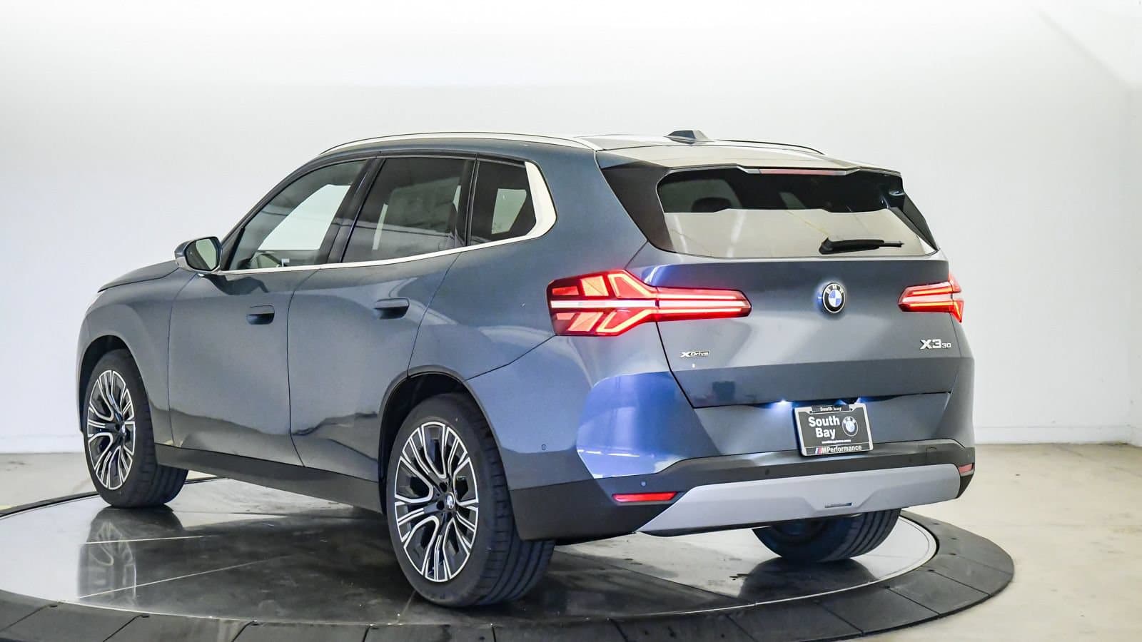 2026 BMW X3 photo 2
