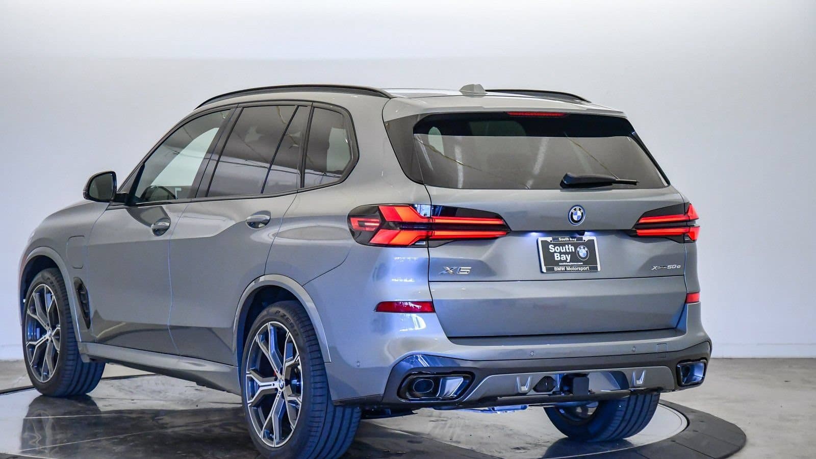 2026 BMW X5 photo 2