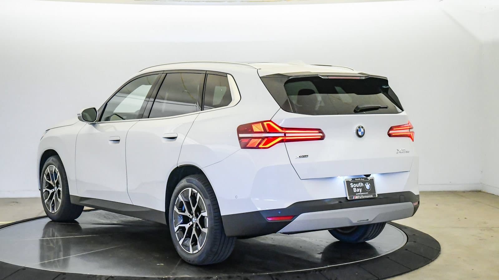 2026 BMW X3 photo 2