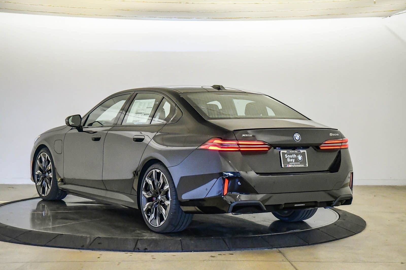 2026 BMW 5 photo 2