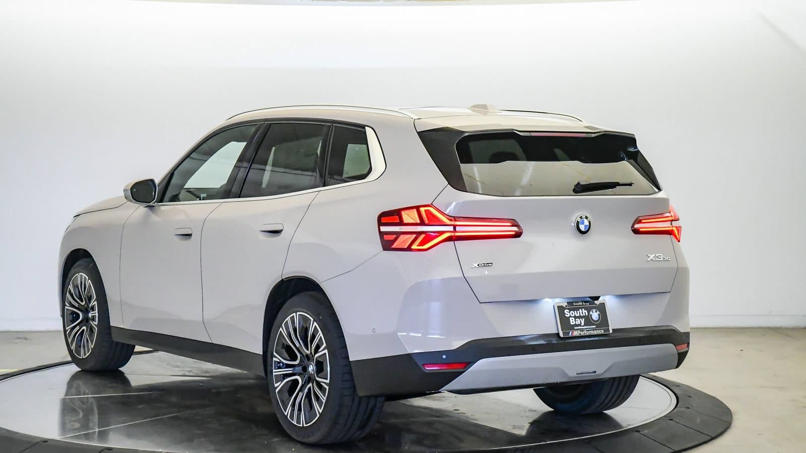 2026 BMW X3 photo 2