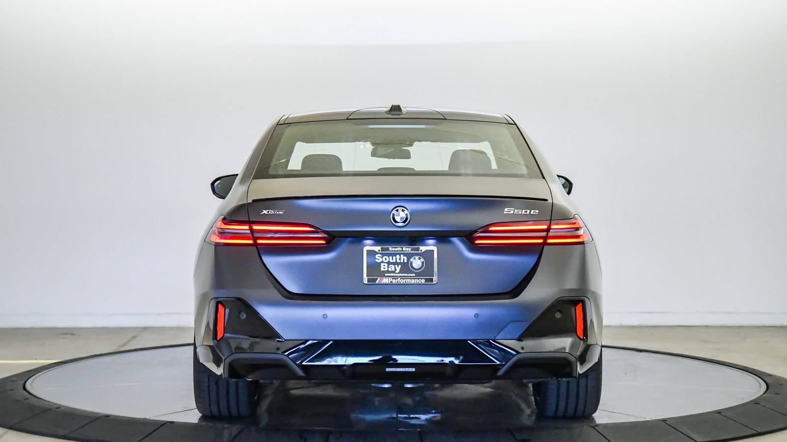 2027 BMW 5 photo 3