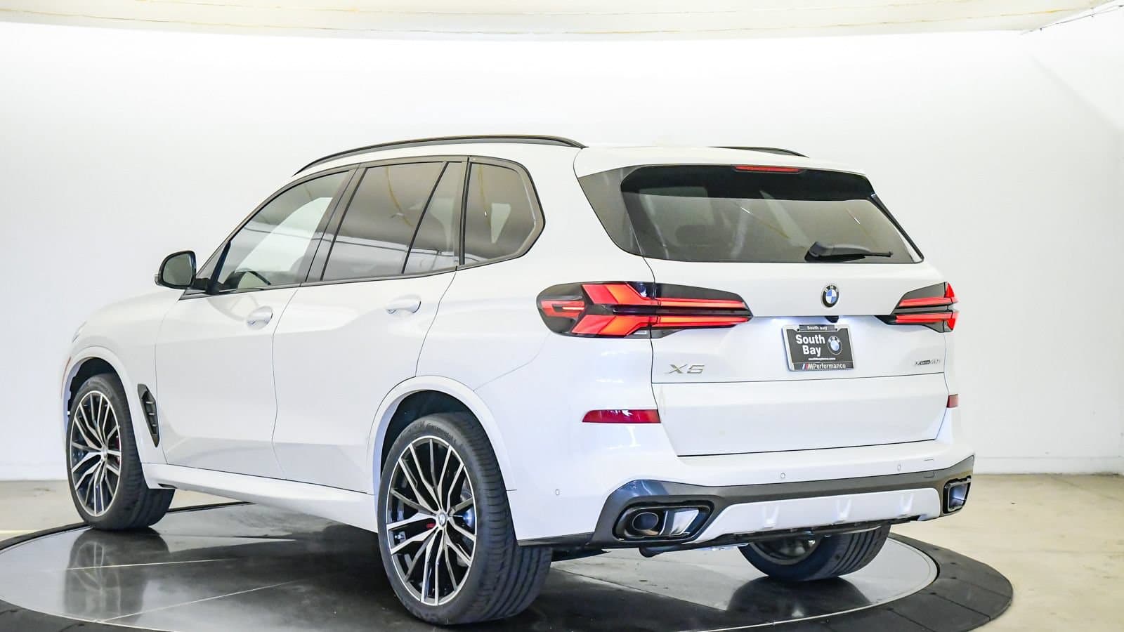 2026 BMW X5 photo 2