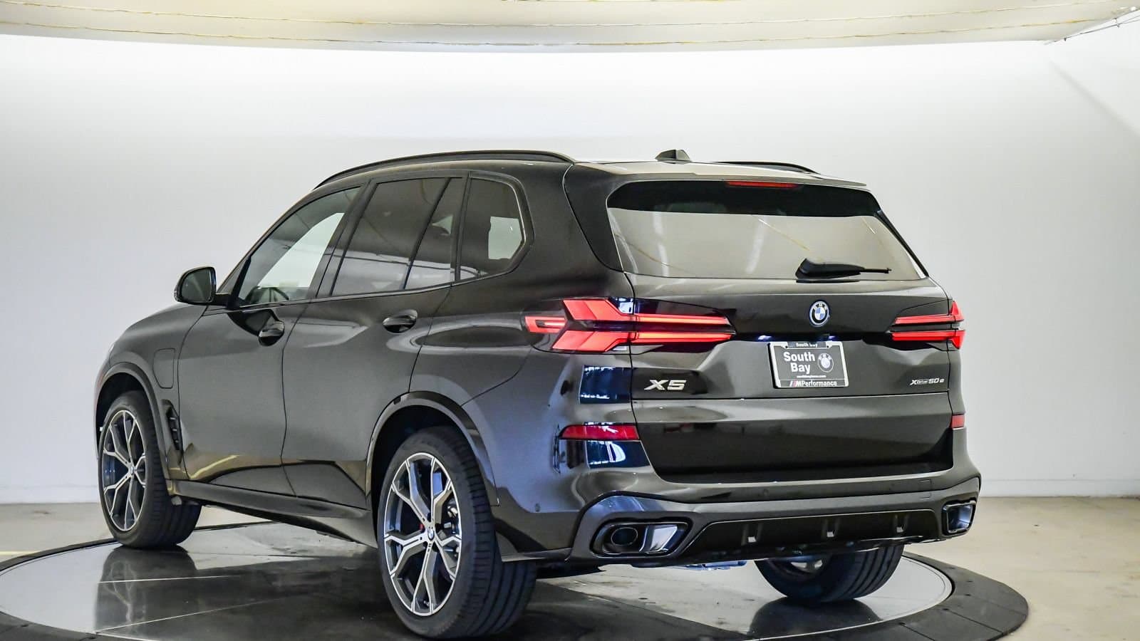 2026 BMW X5 photo 2