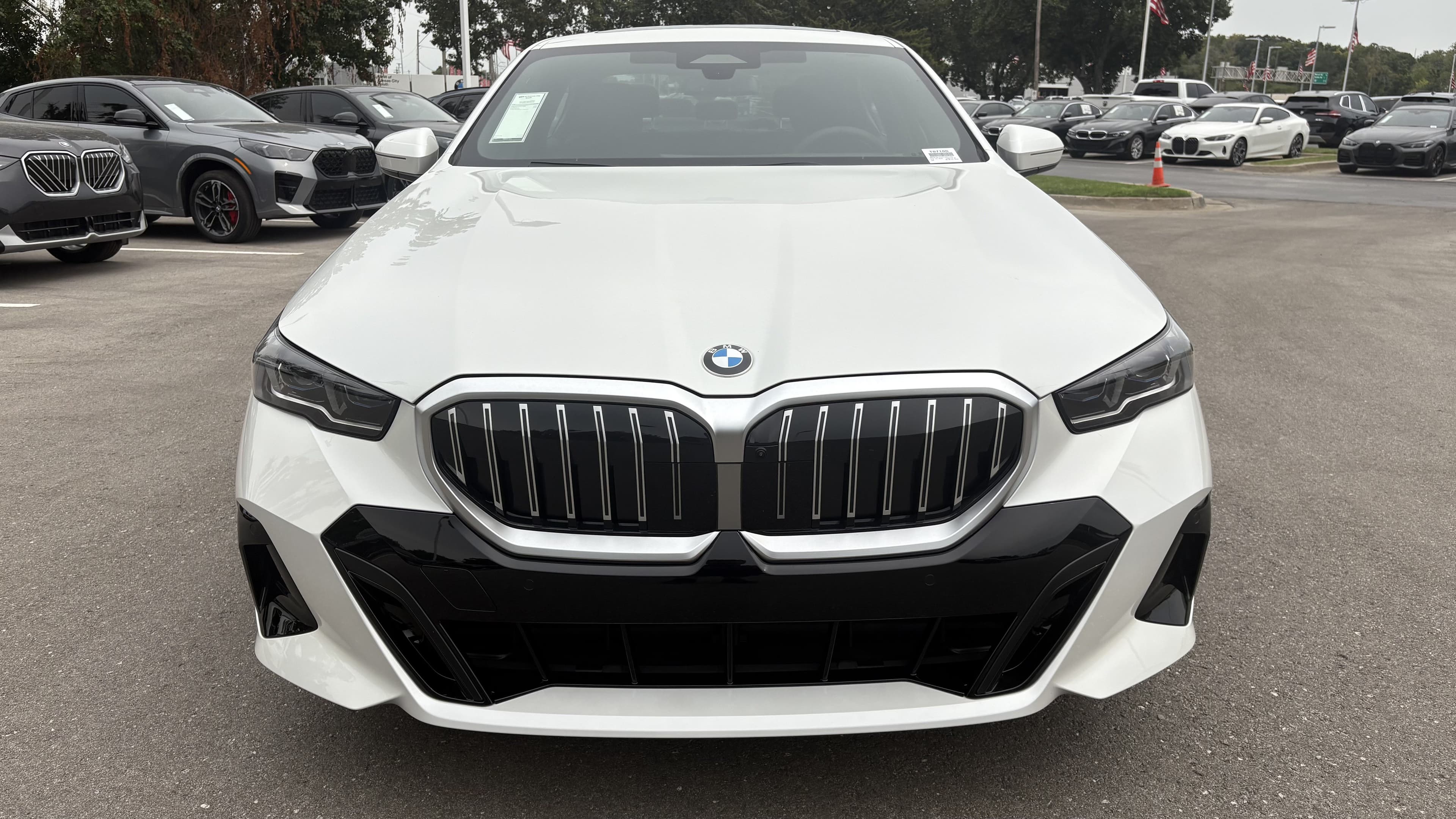 2026 BMW 5 photo 2