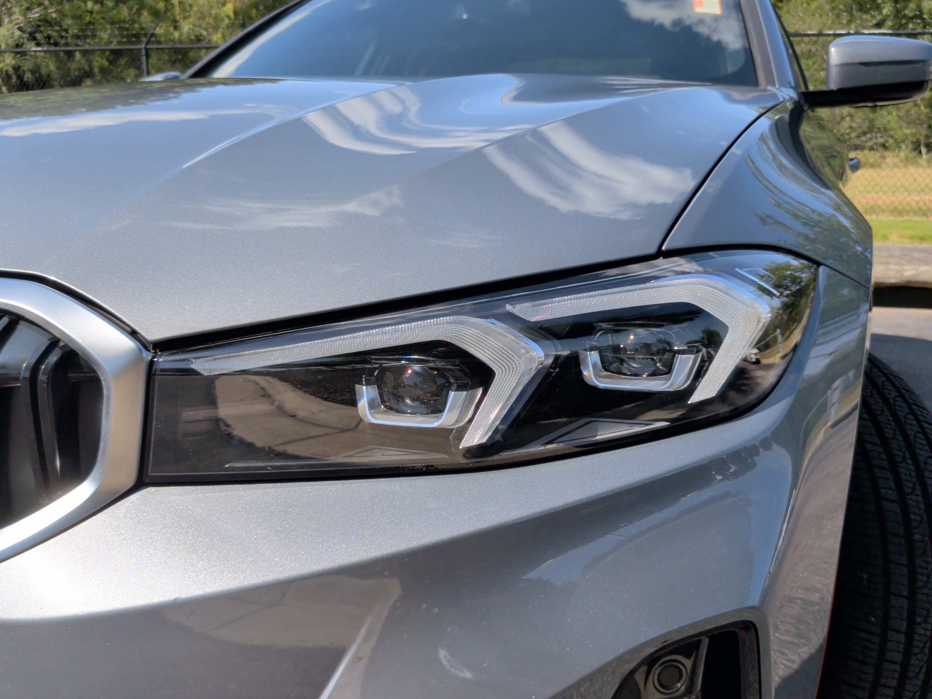 2023 BMW 3 photo 2