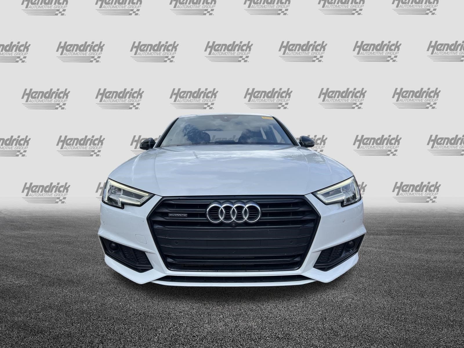2018 Audi A4 photo 2