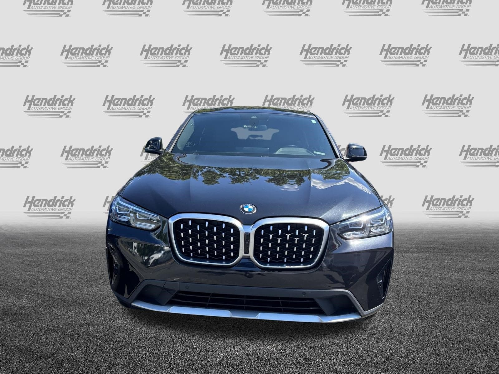 2024 BMW X4 photo 2