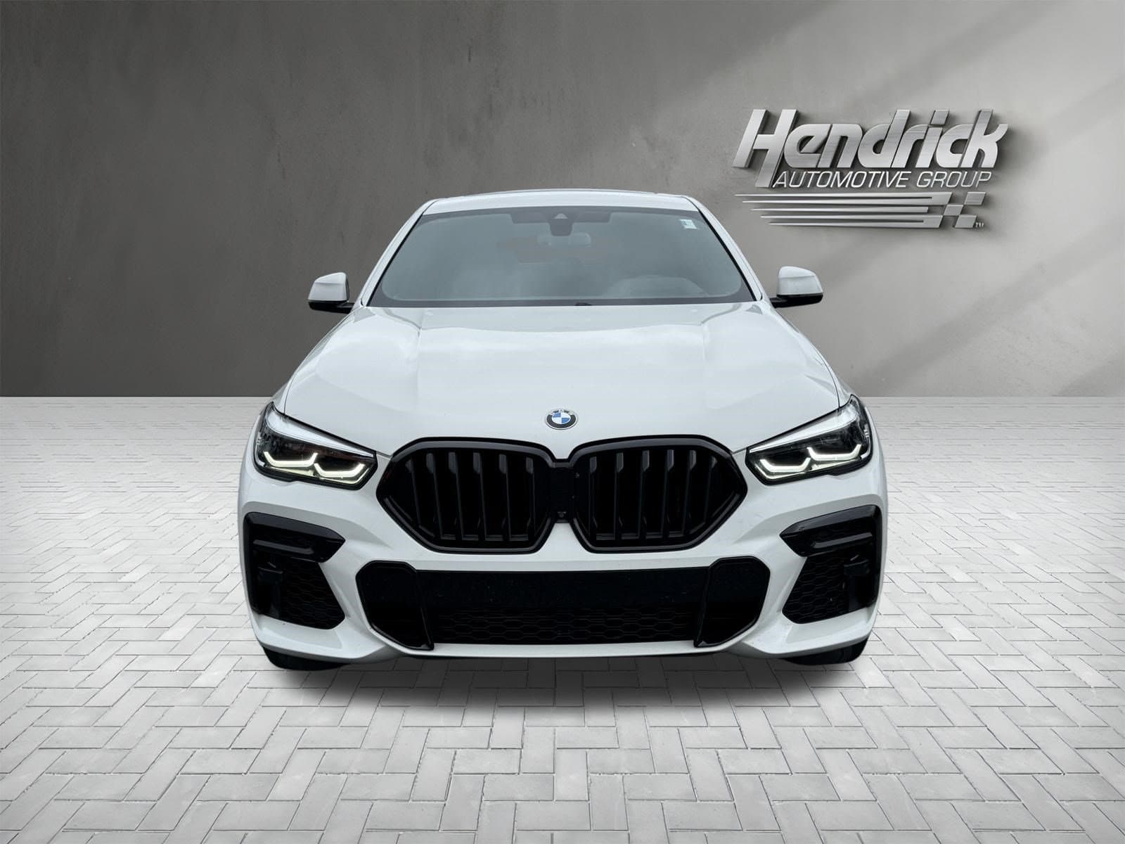 2022 BMW X6 photo 2