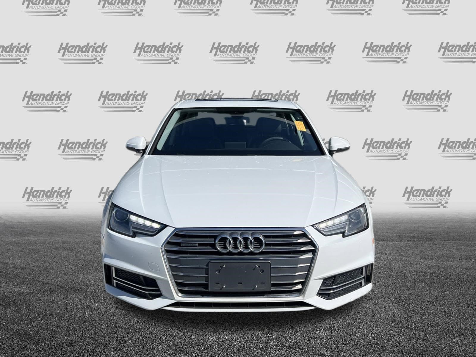 2018 Audi A4 photo 2