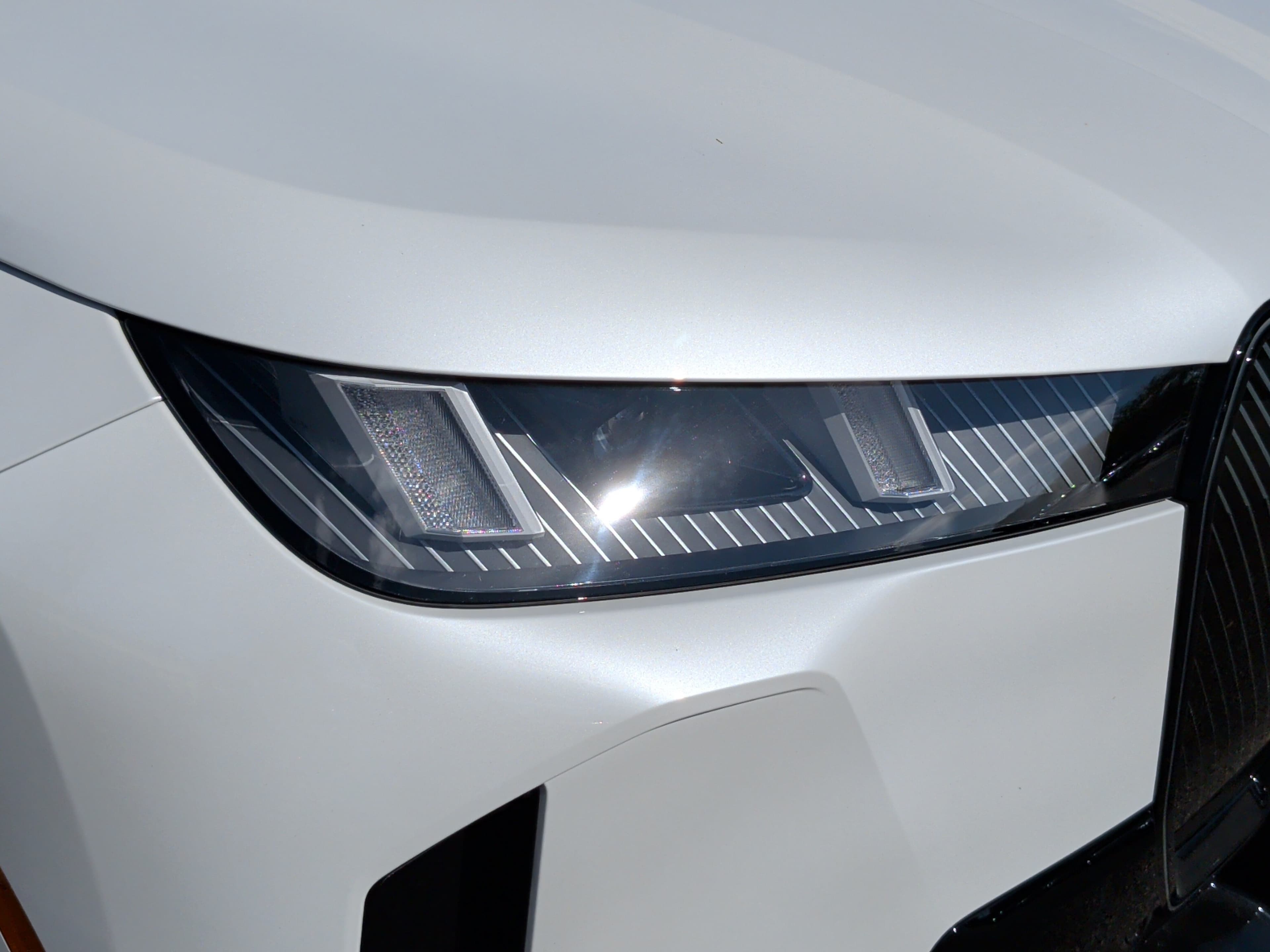 2026 BMW iX photo 4