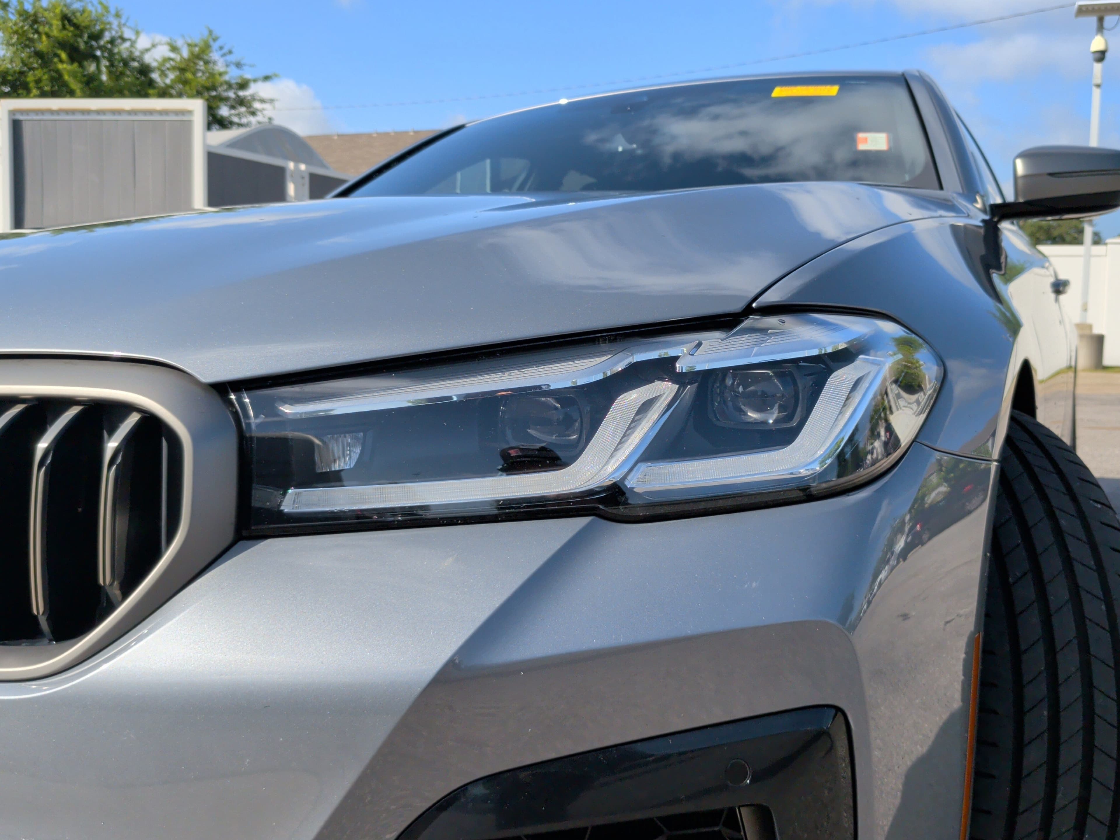 2023 BMW 5 photo 2