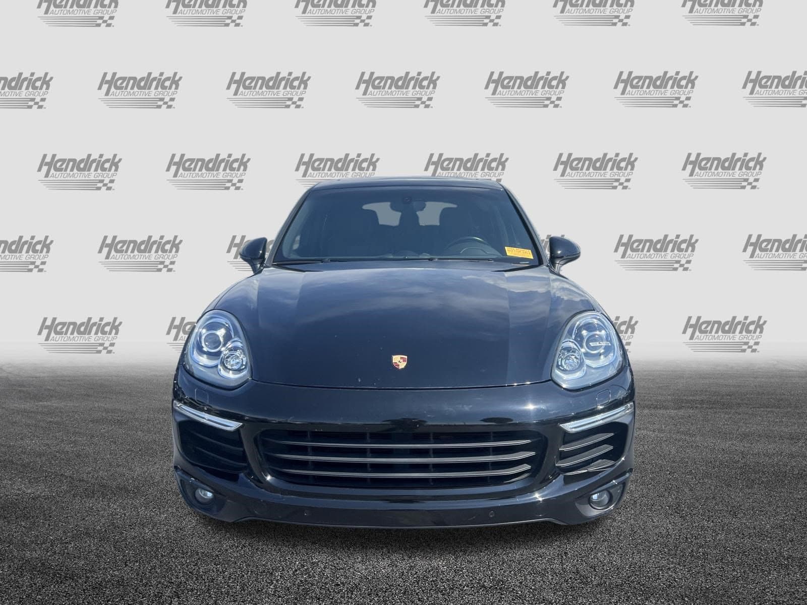 2017 Porsche Cayenne photo 2
