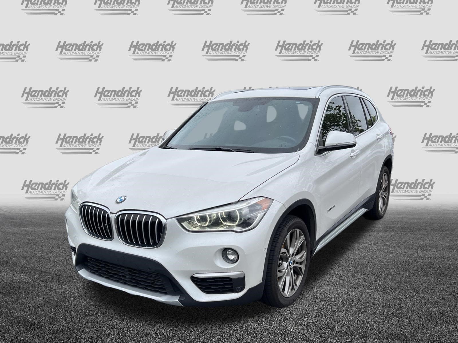 2017 BMW X1 photo 4