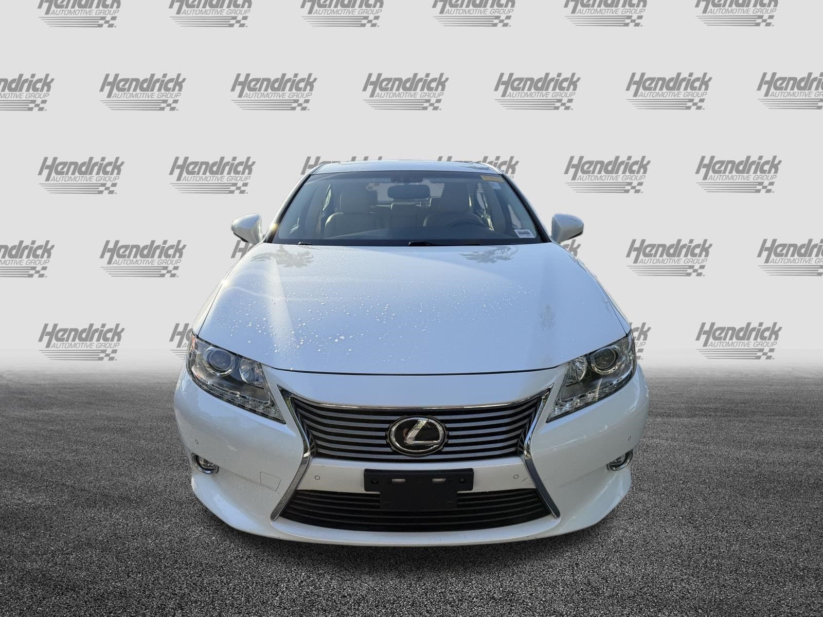 2014 Lexus ES photo 2