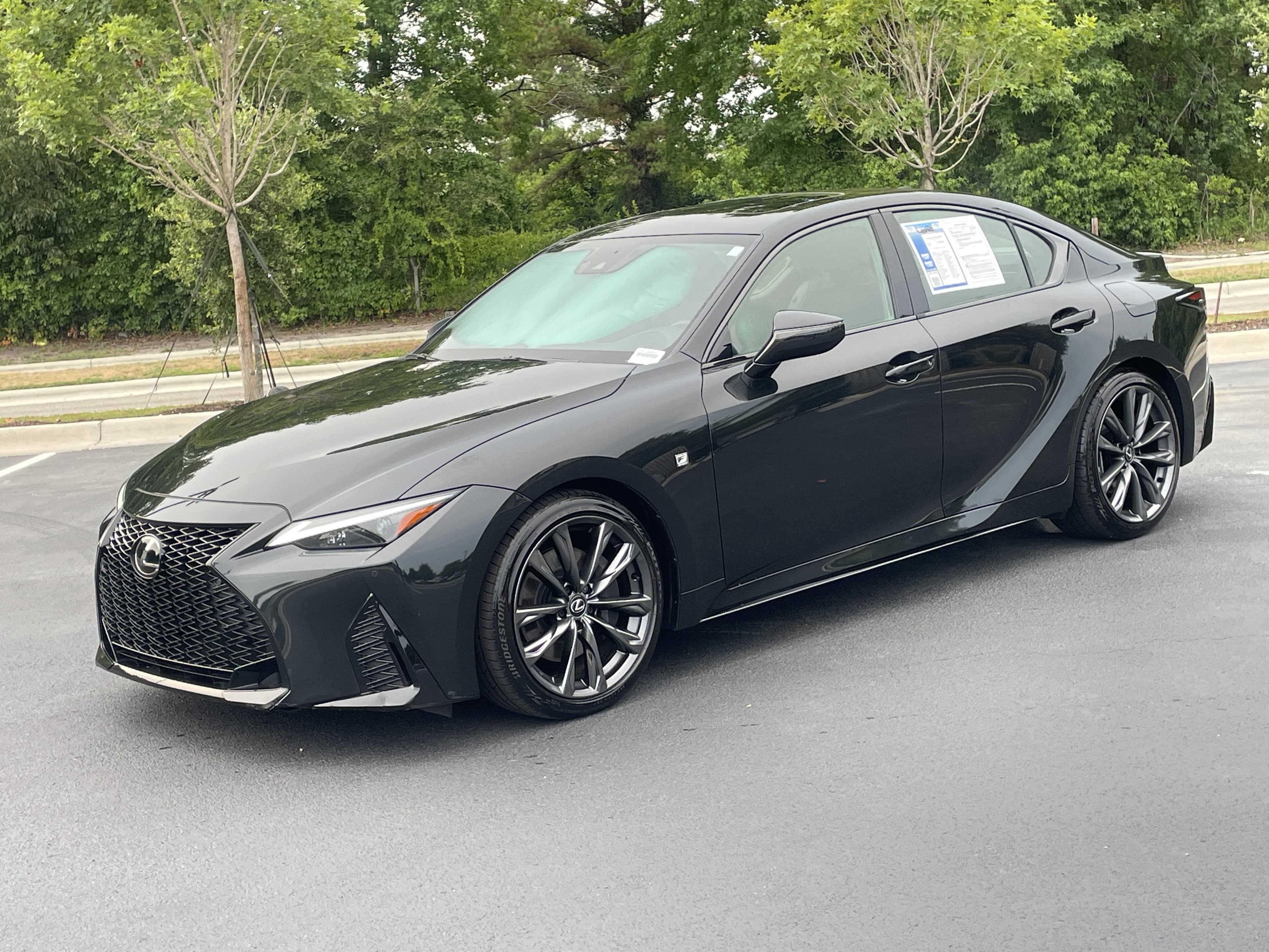2025 Lexus IS photo 4