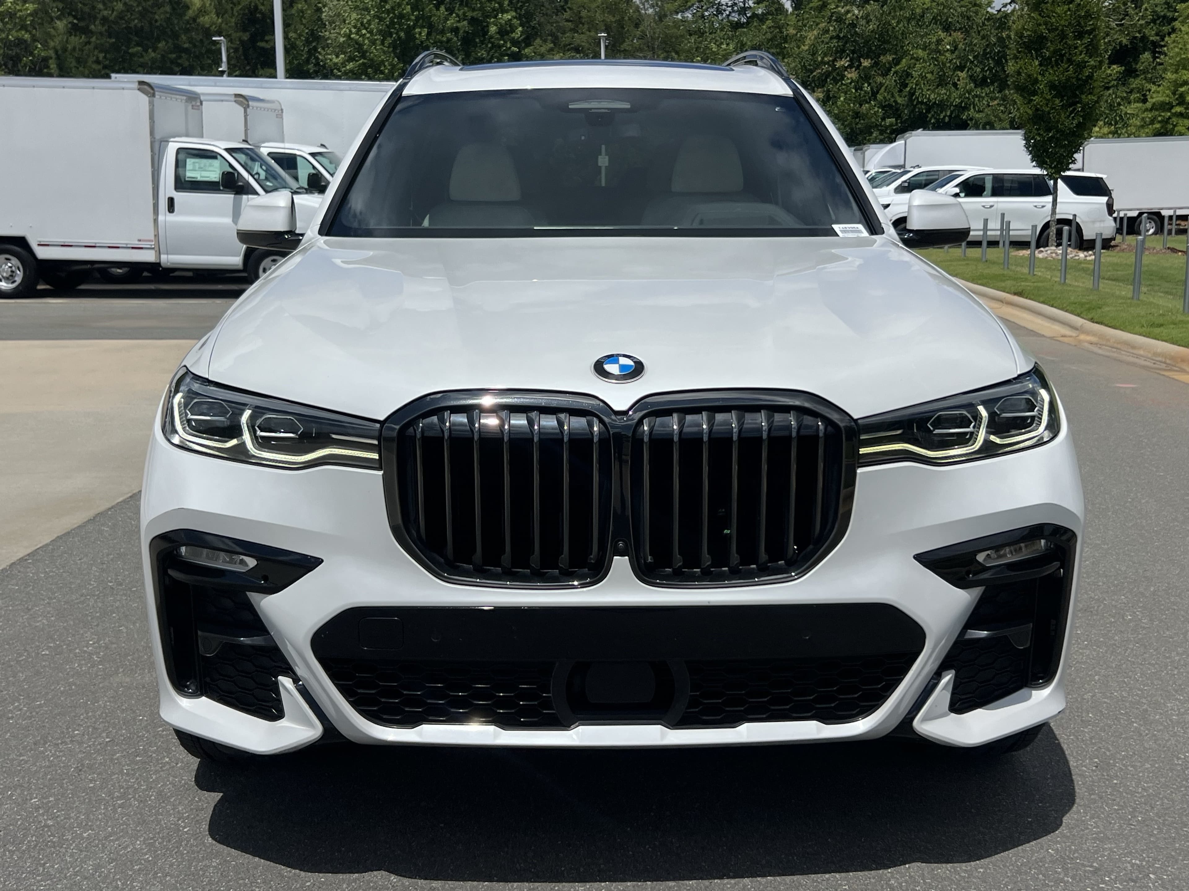 2022 BMW X7 photo 2
