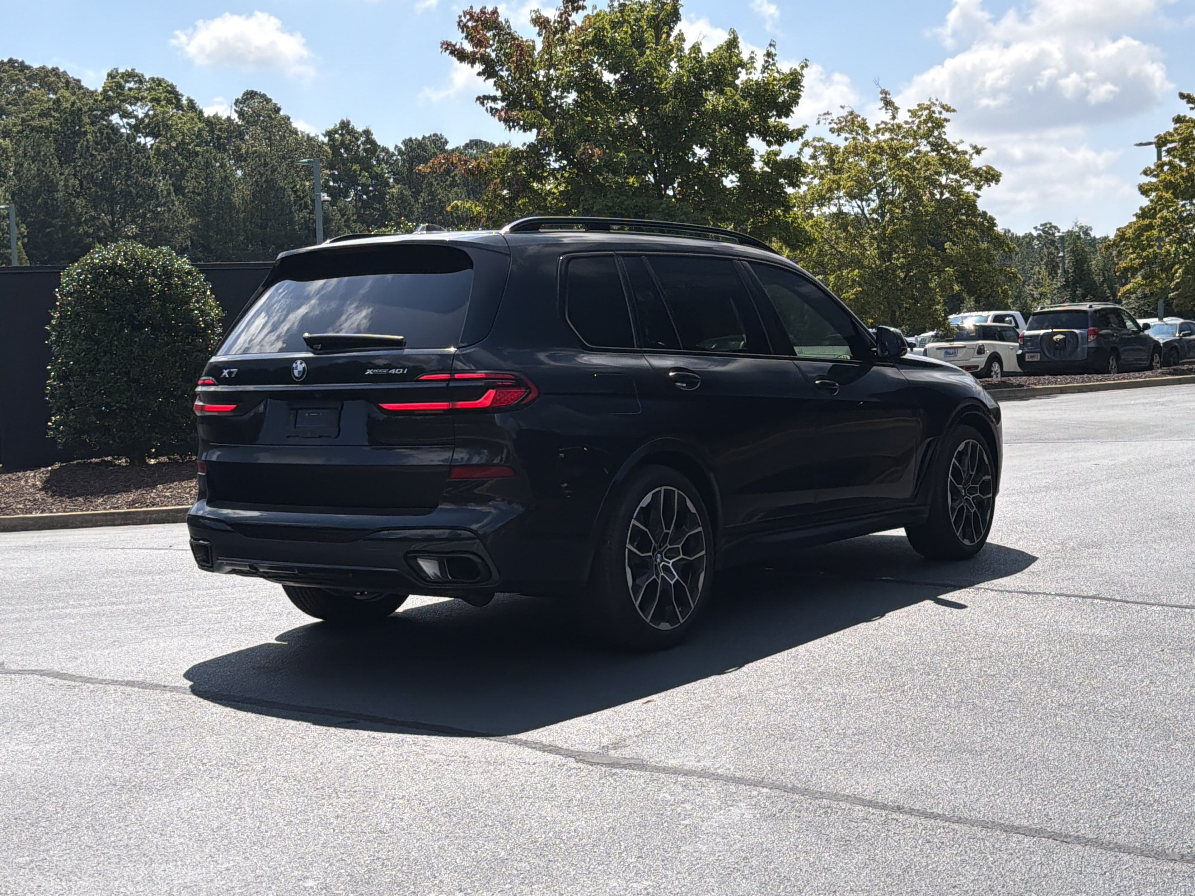 2025 BMW X7 photo 2