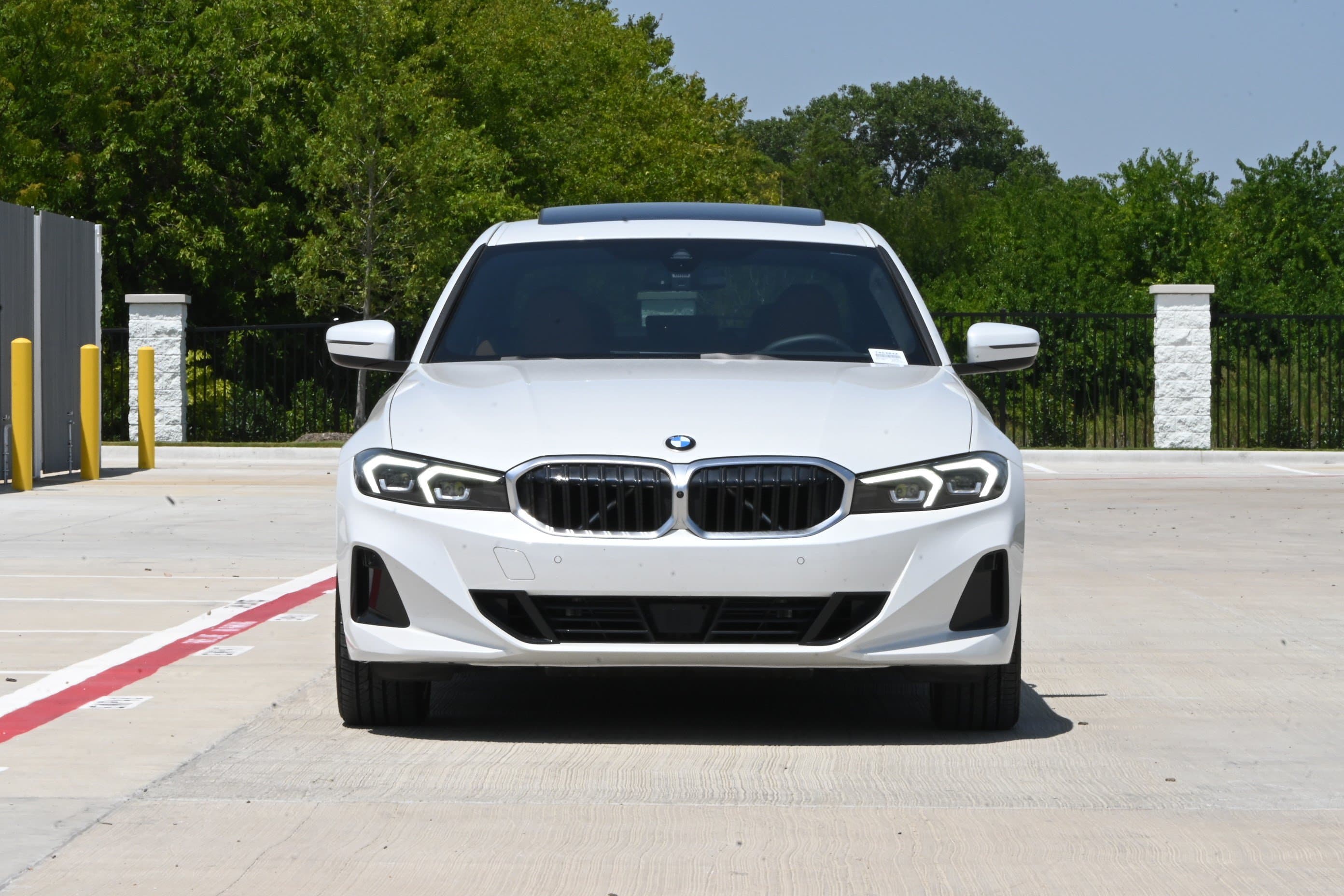 2026 BMW 3 photo 2