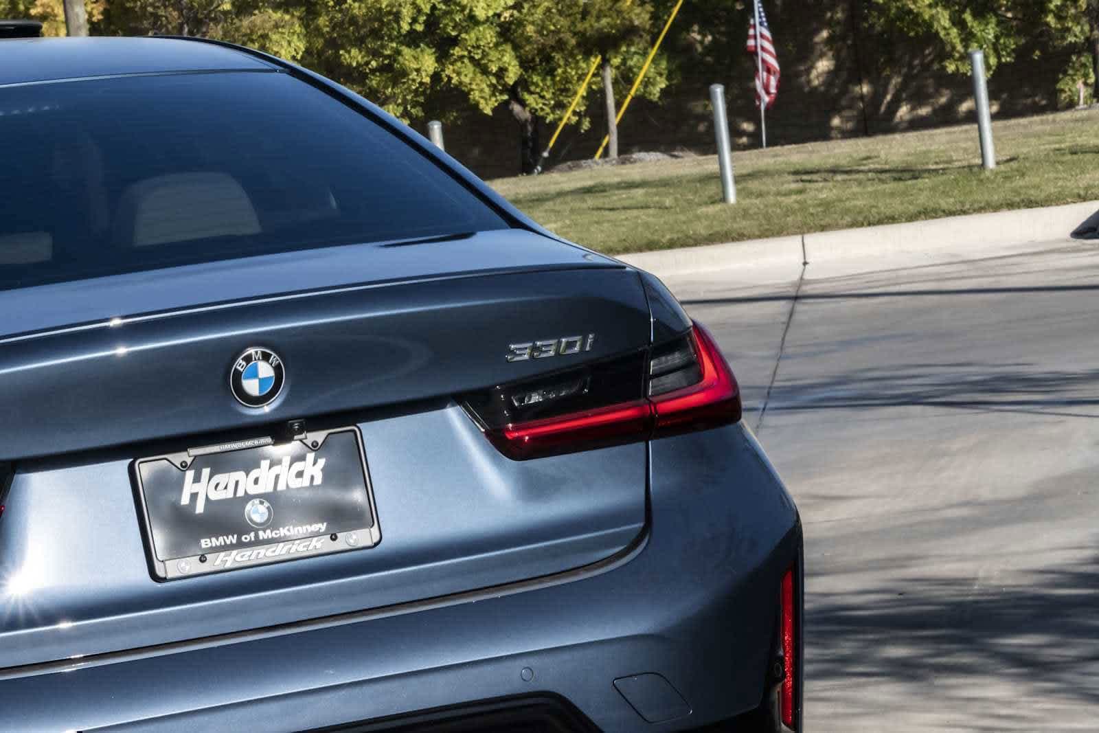 2026 BMW 3 photo 4