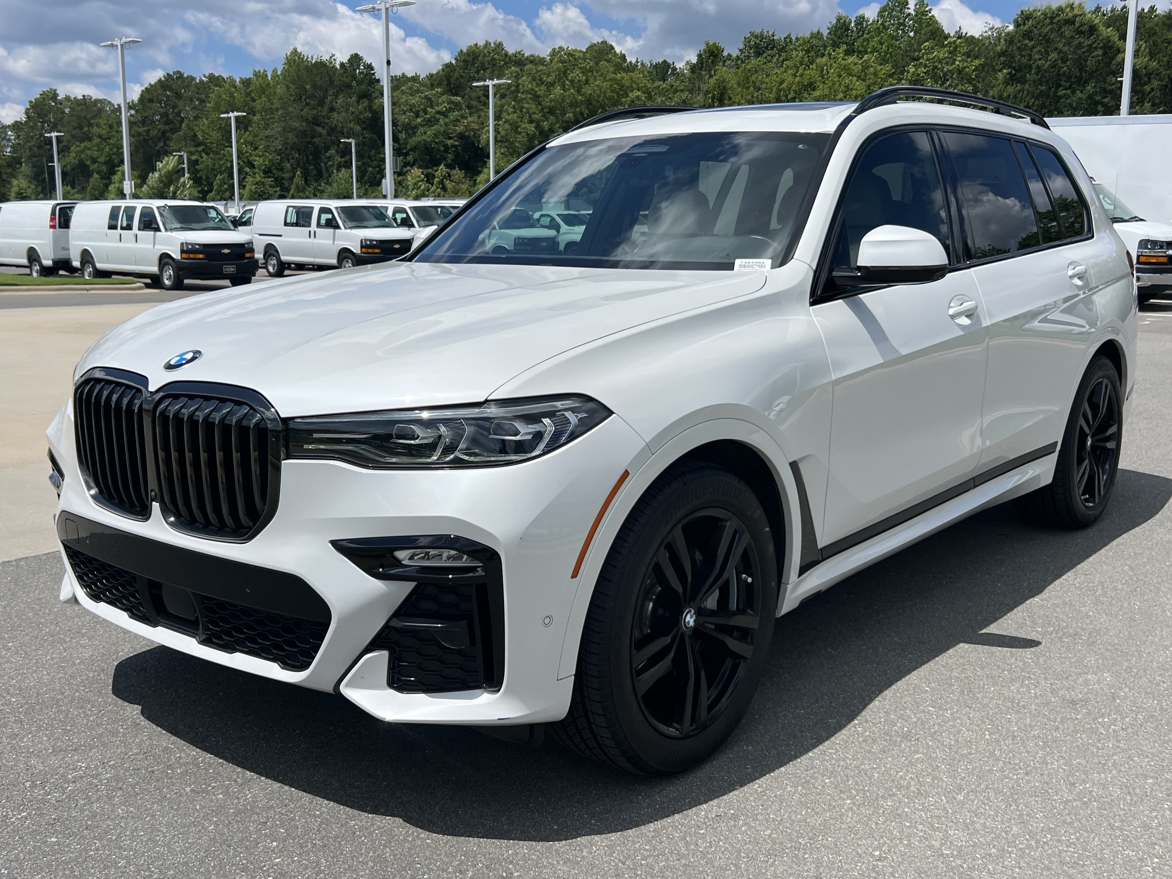 2022 BMW X7 photo 3
