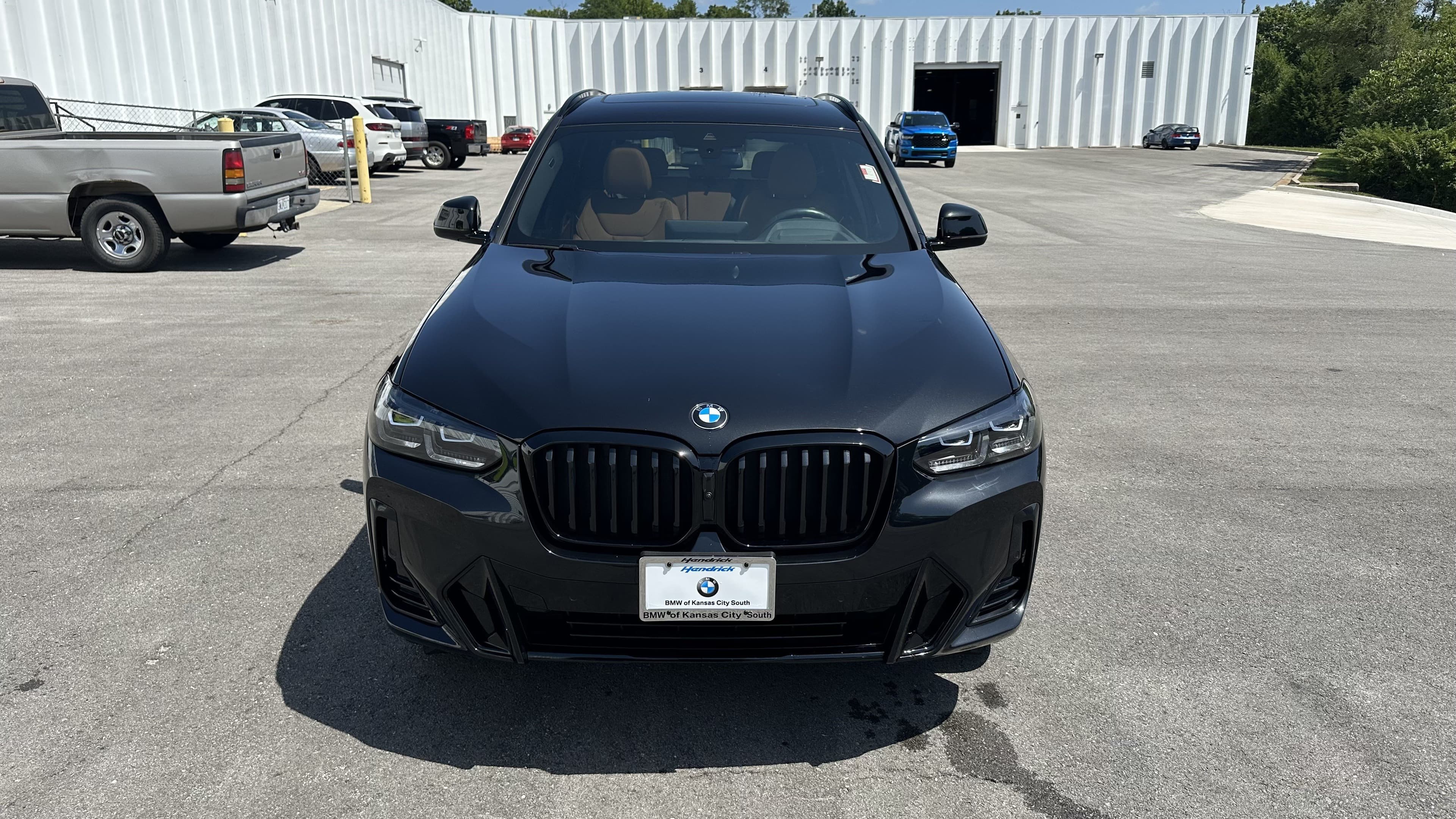 2023 BMW X3 photo 2