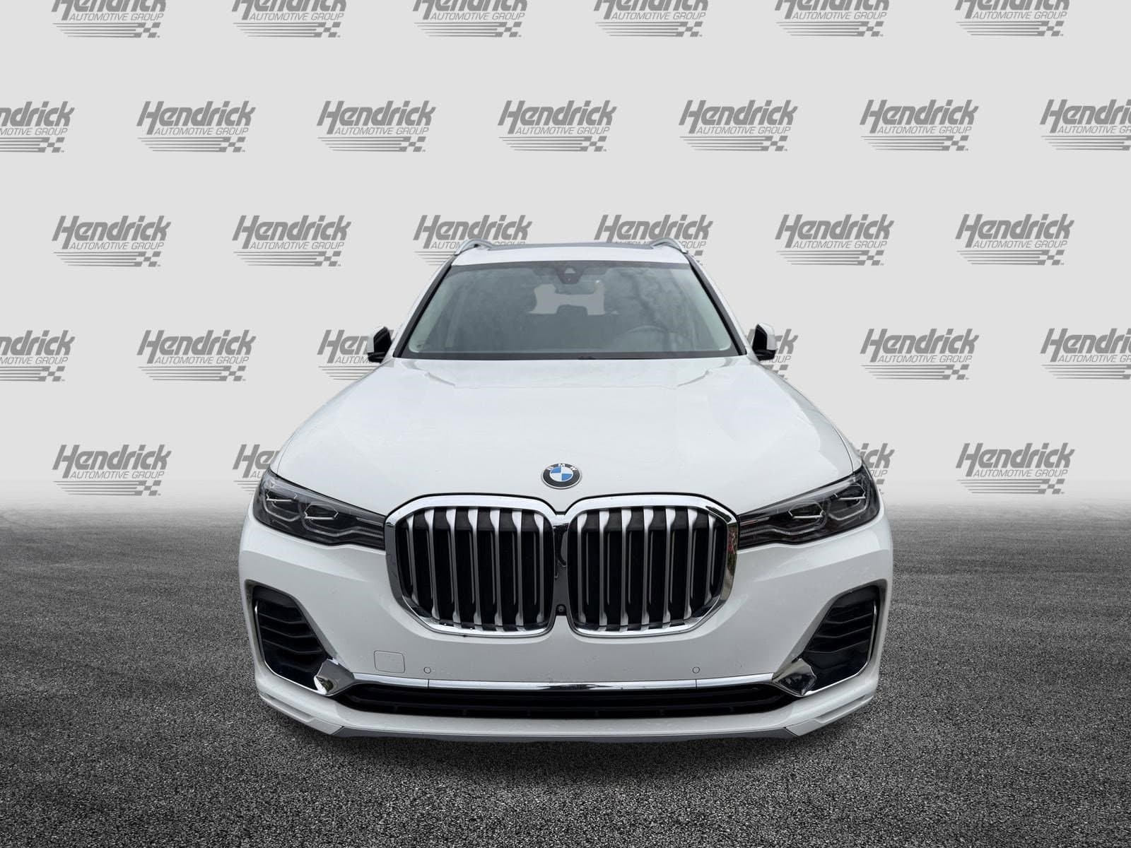 2020 BMW X7 photo 2