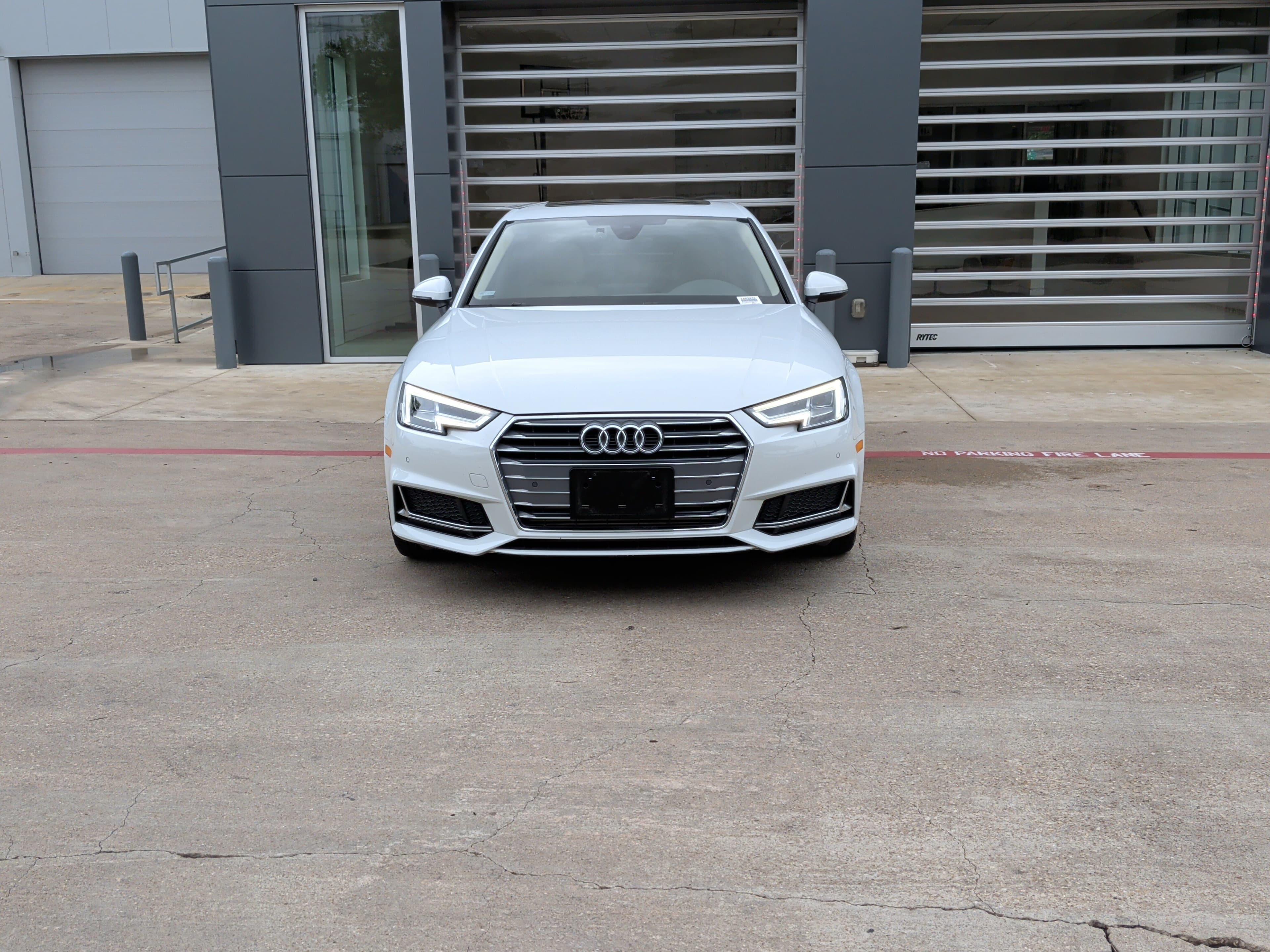 2019 Audi A4 photo 2