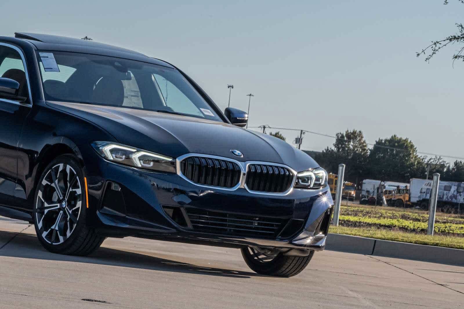 2026 BMW 3 photo 2