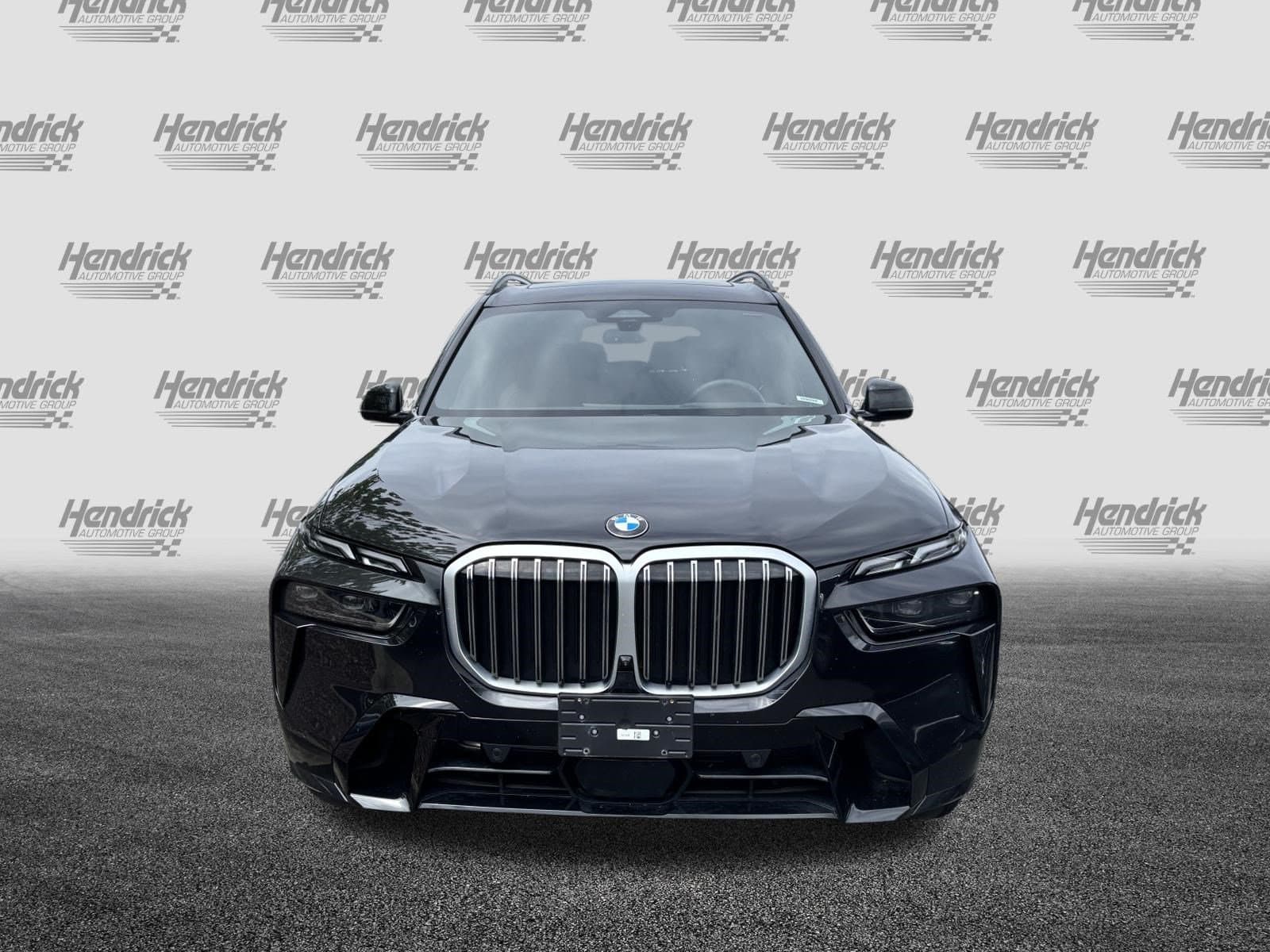2024 BMW X7 photo 2