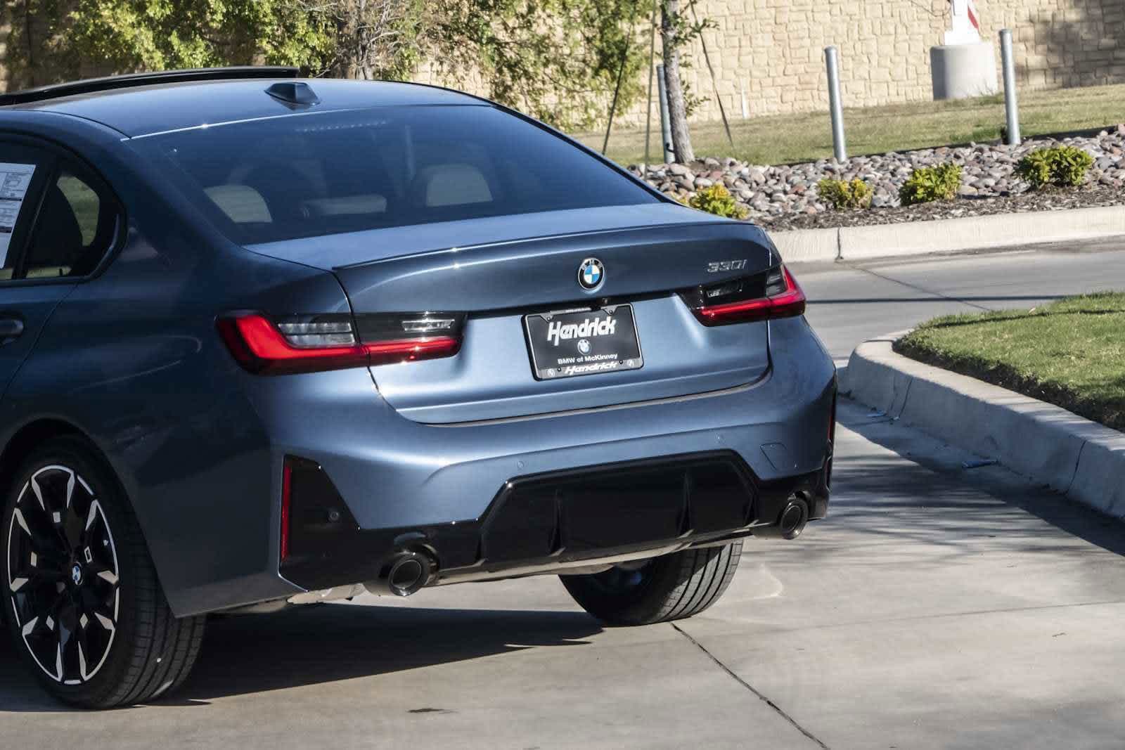 2026 BMW 3 photo 3