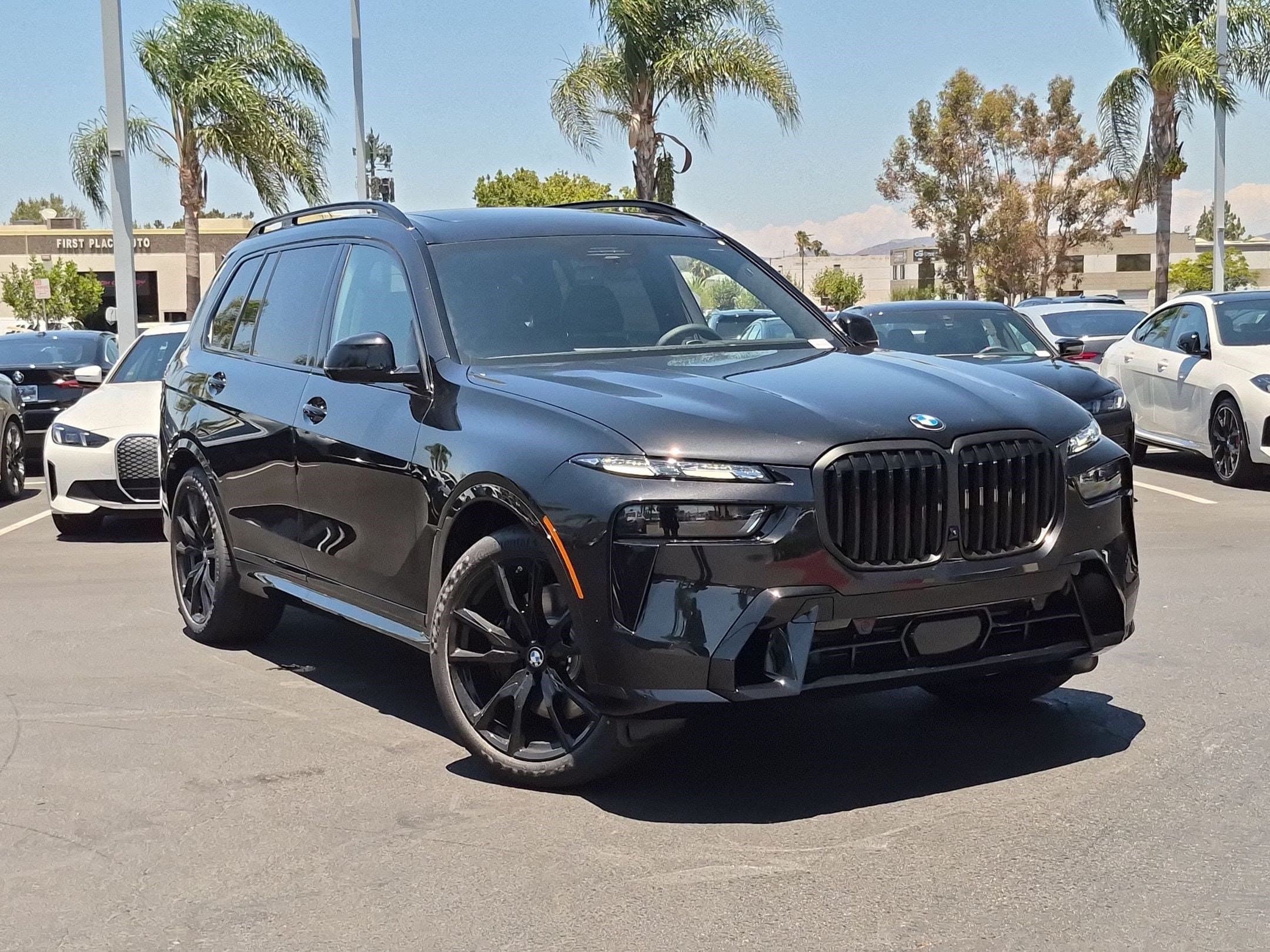 2027 BMW X7 photo 2