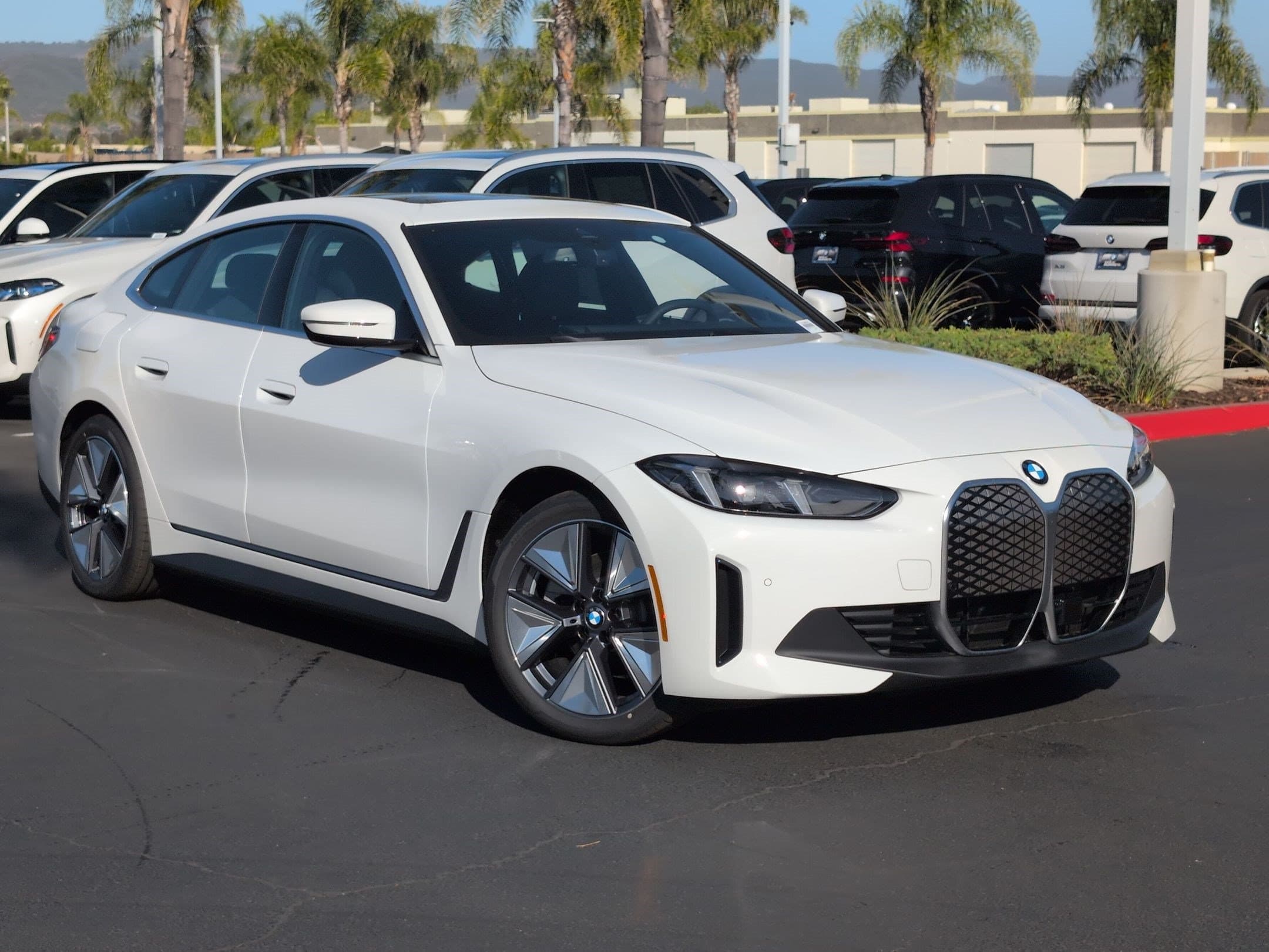 2026 BMW i4 photo 2