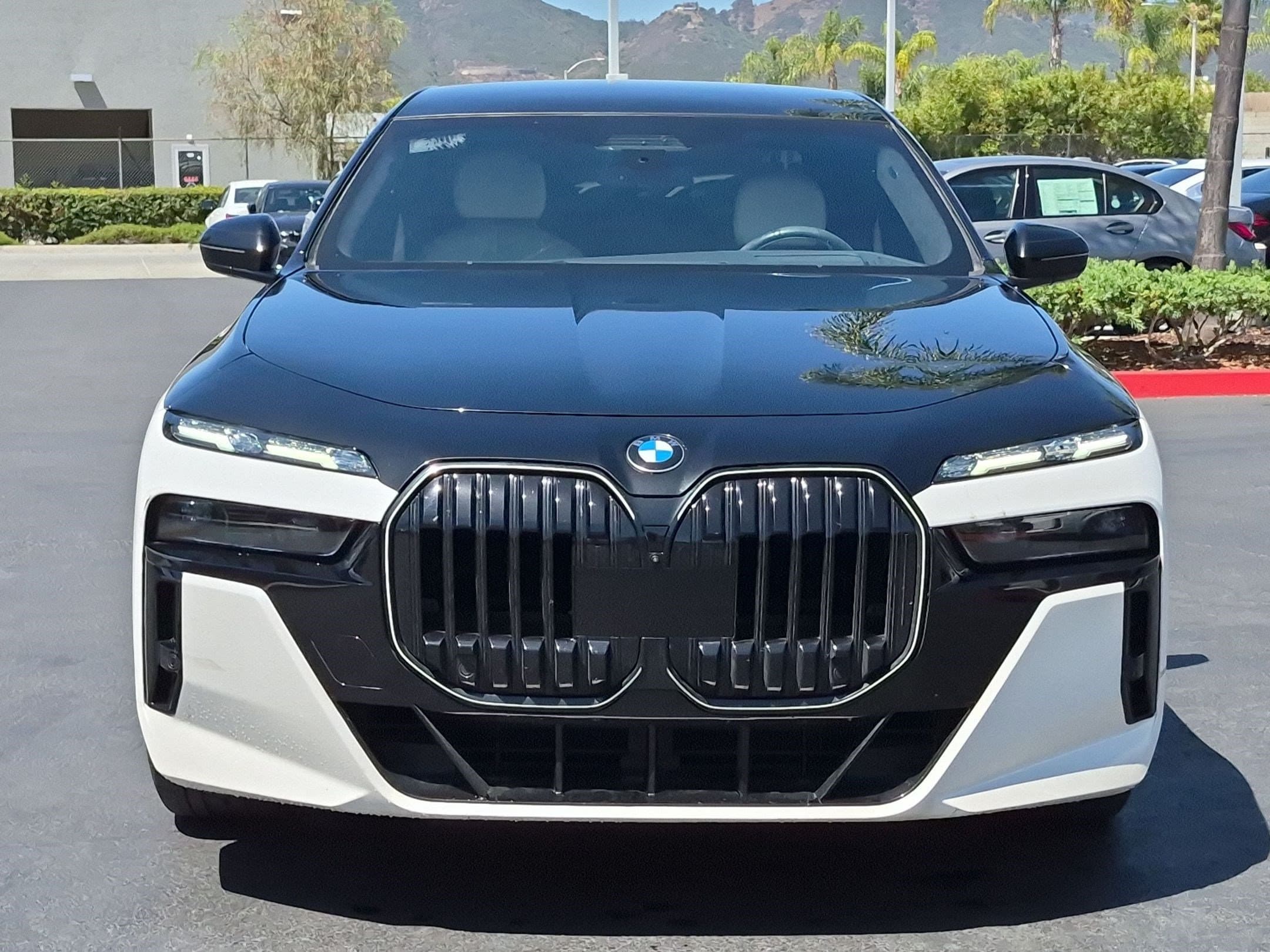 2024 BMW 7 photo 3