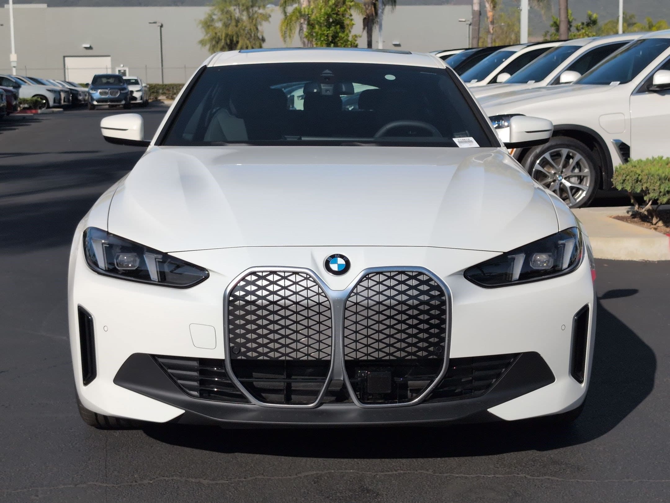 2026 BMW i4 photo 3