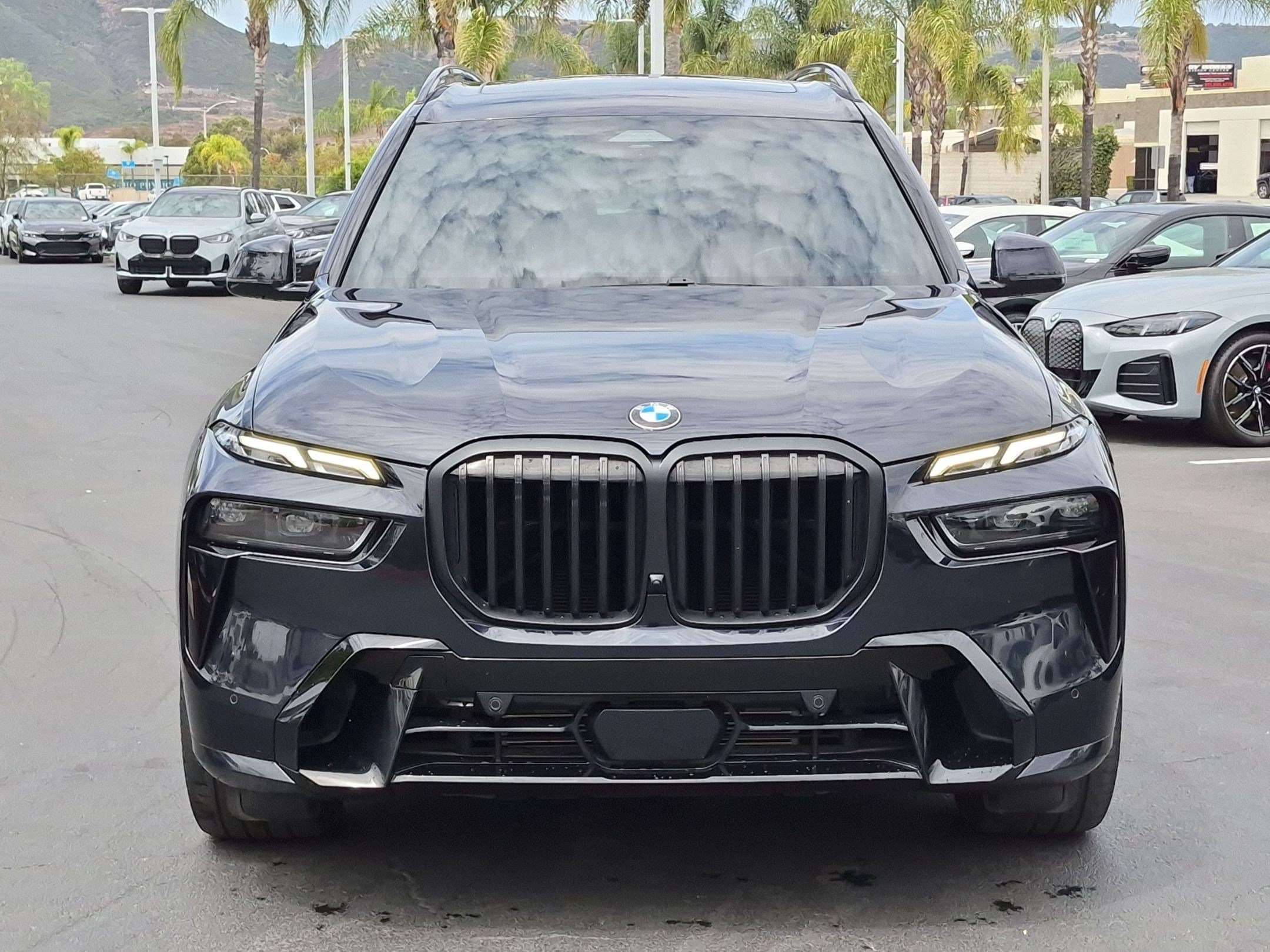 2024 BMW X7 photo 3