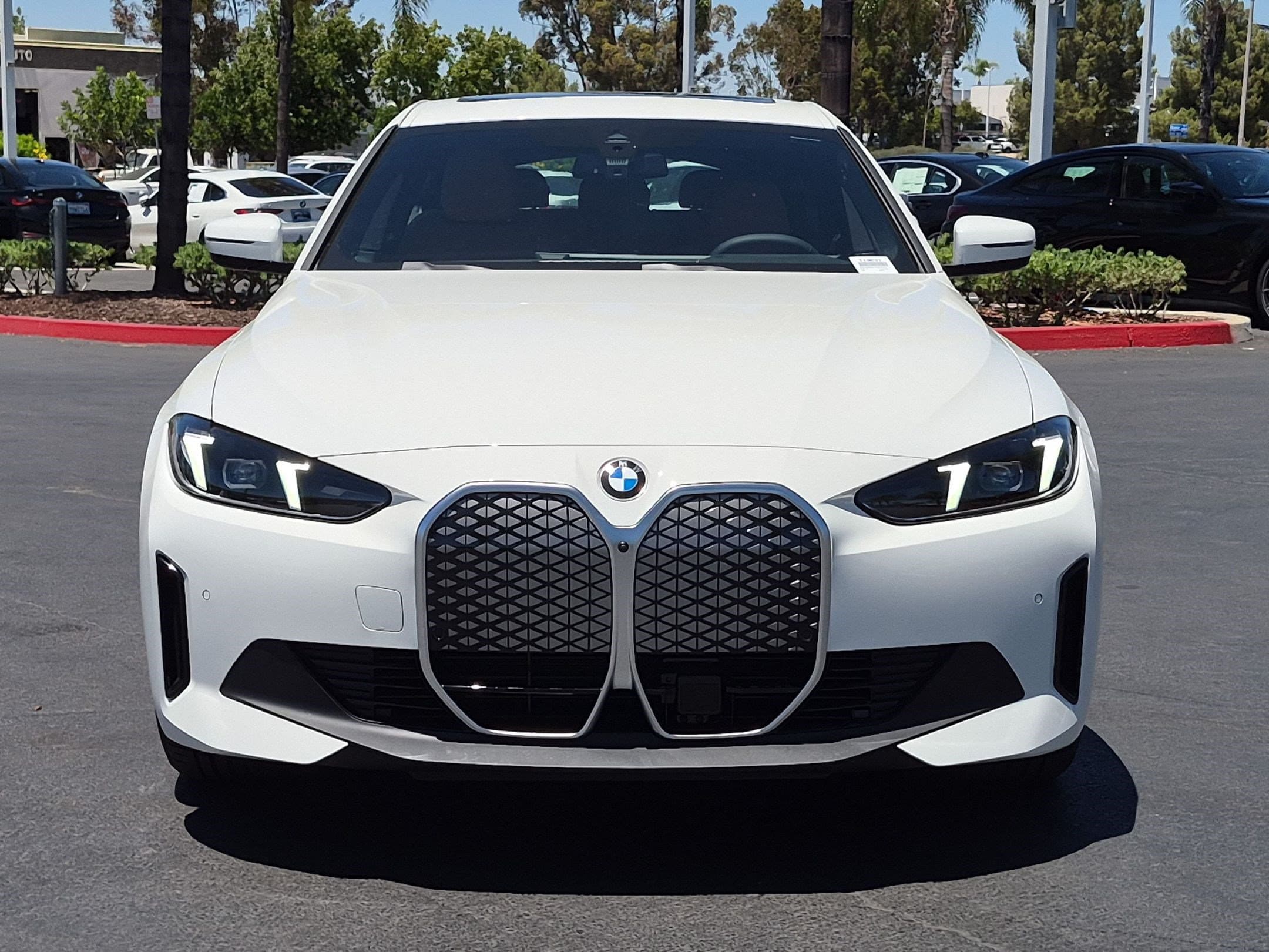 2026 BMW i4 photo 3