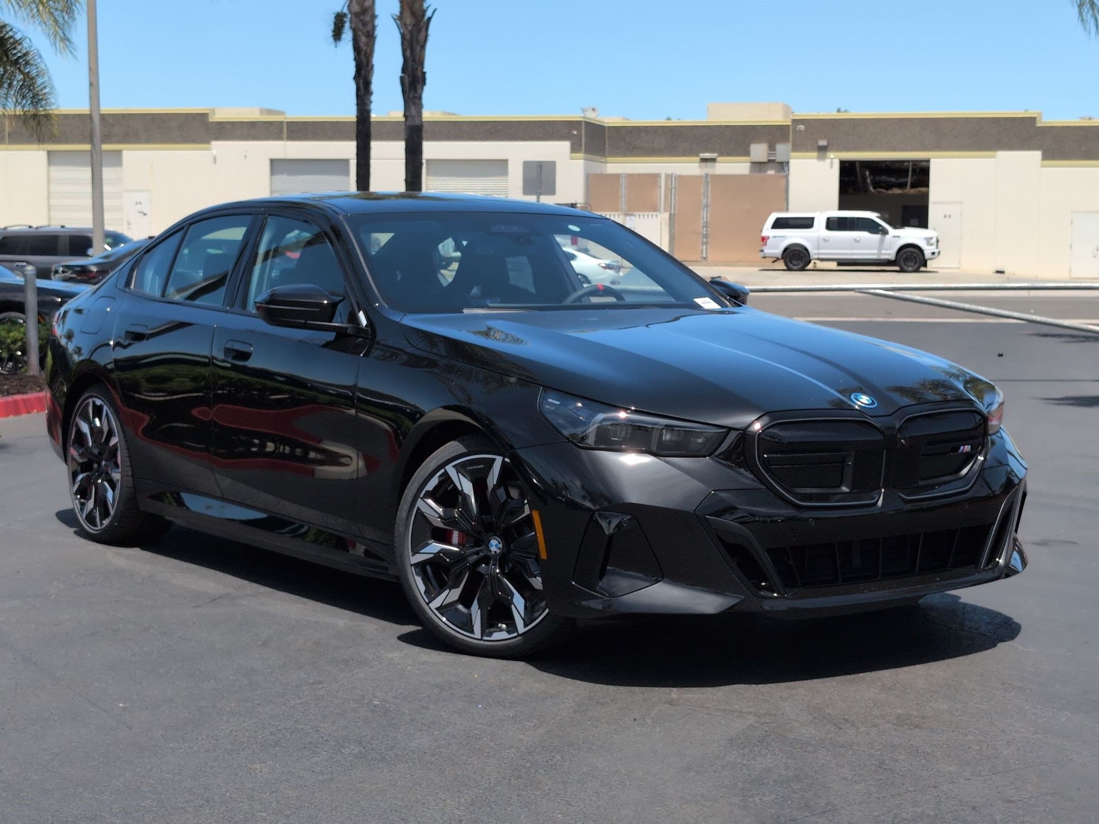 2026 BMW i5 photo 2