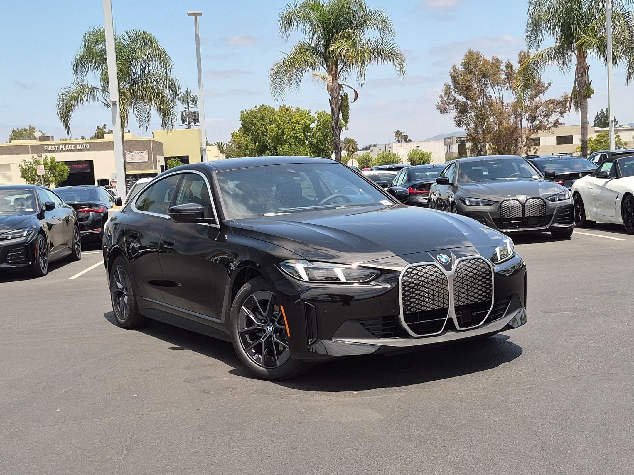 2026 BMW i4 photo 2