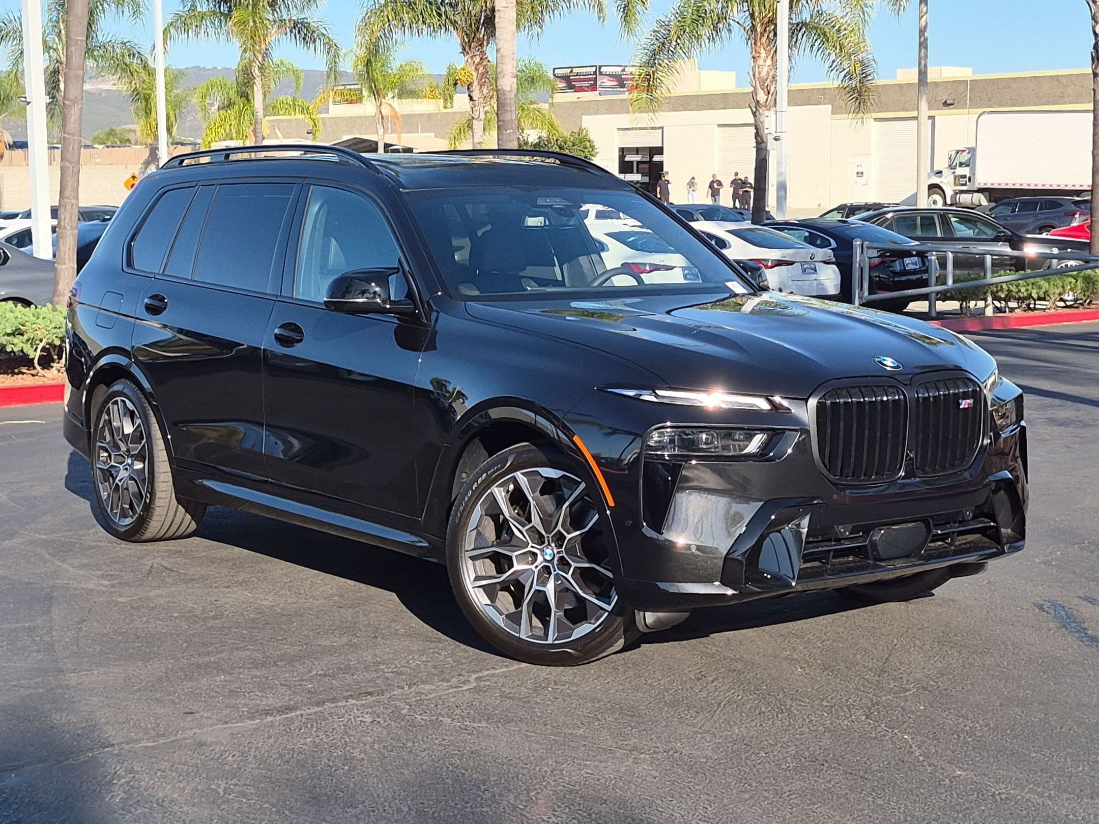 2027 BMW X7 photo 2