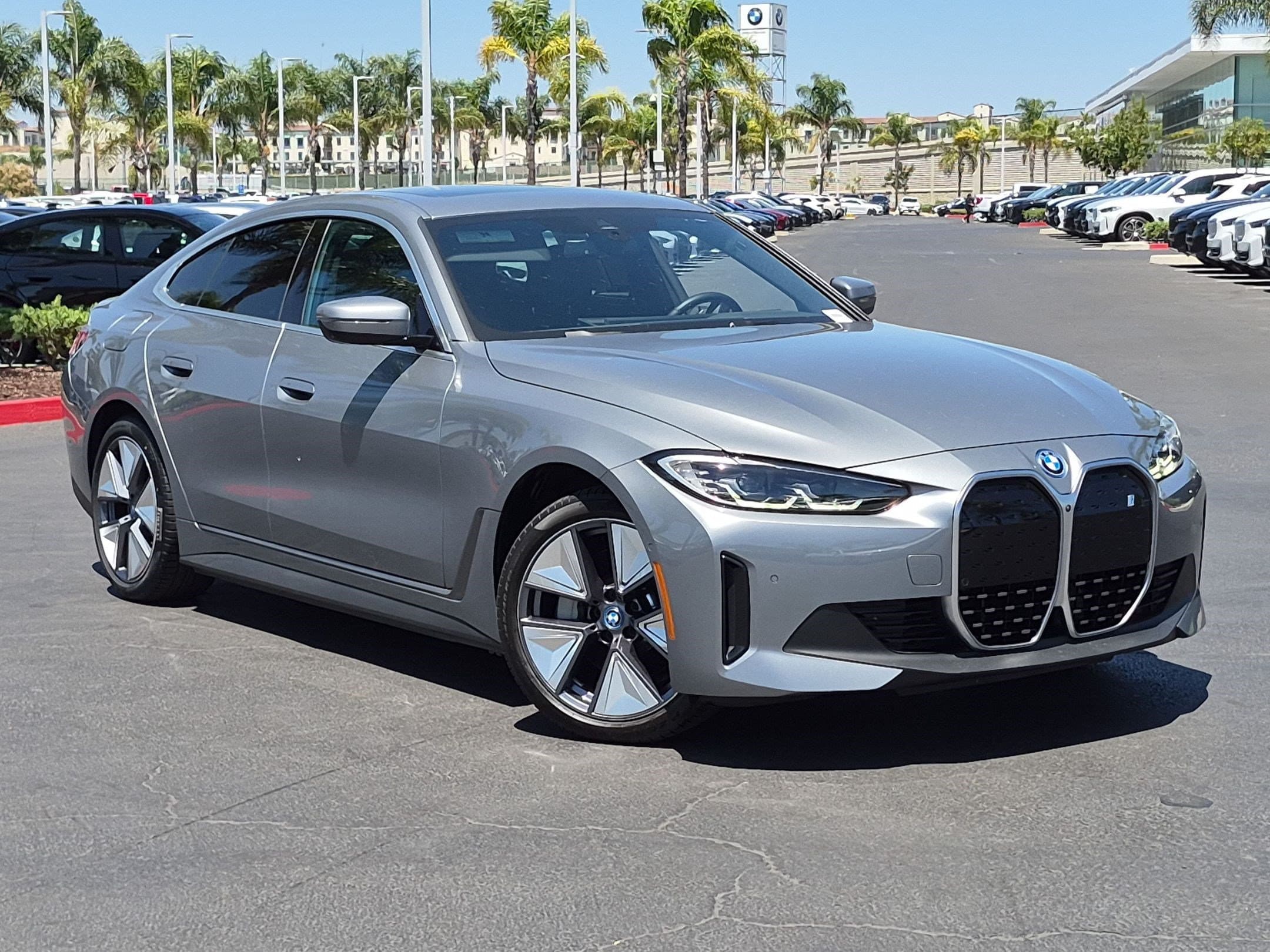2023 BMW i4 photo 2