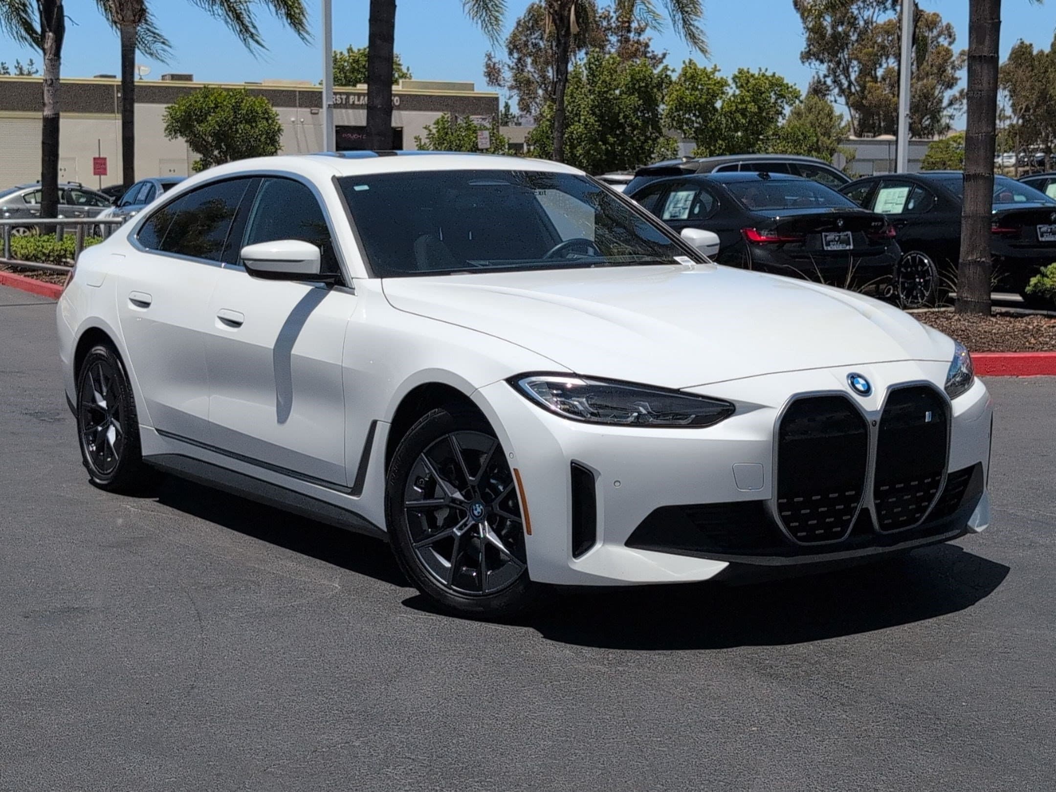 2023 BMW i4 photo 2