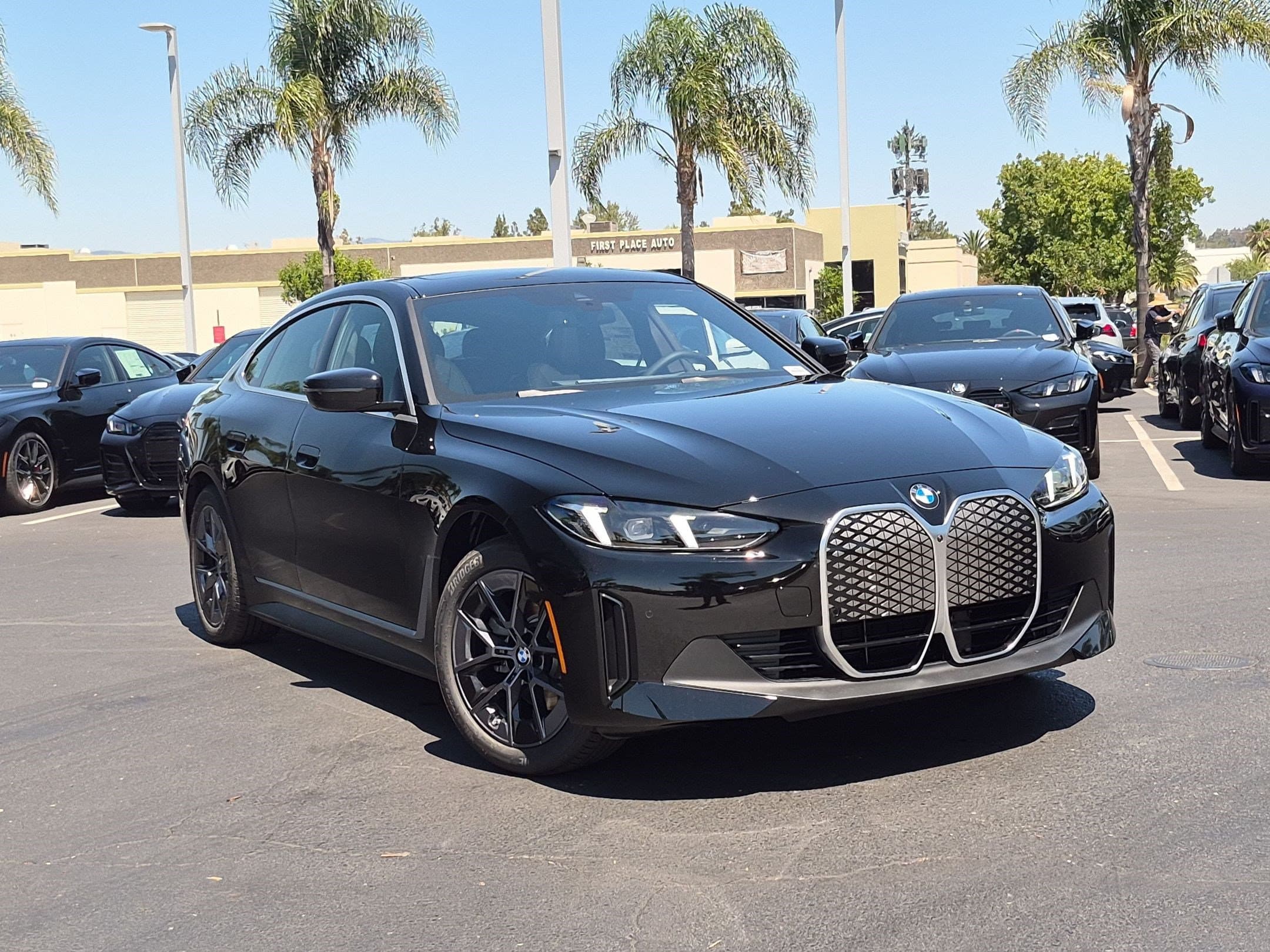 2026 BMW i4 photo 2