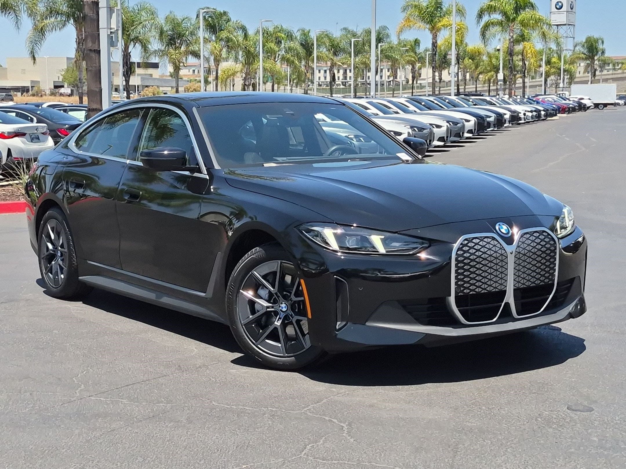 2025 BMW i4 photo 2