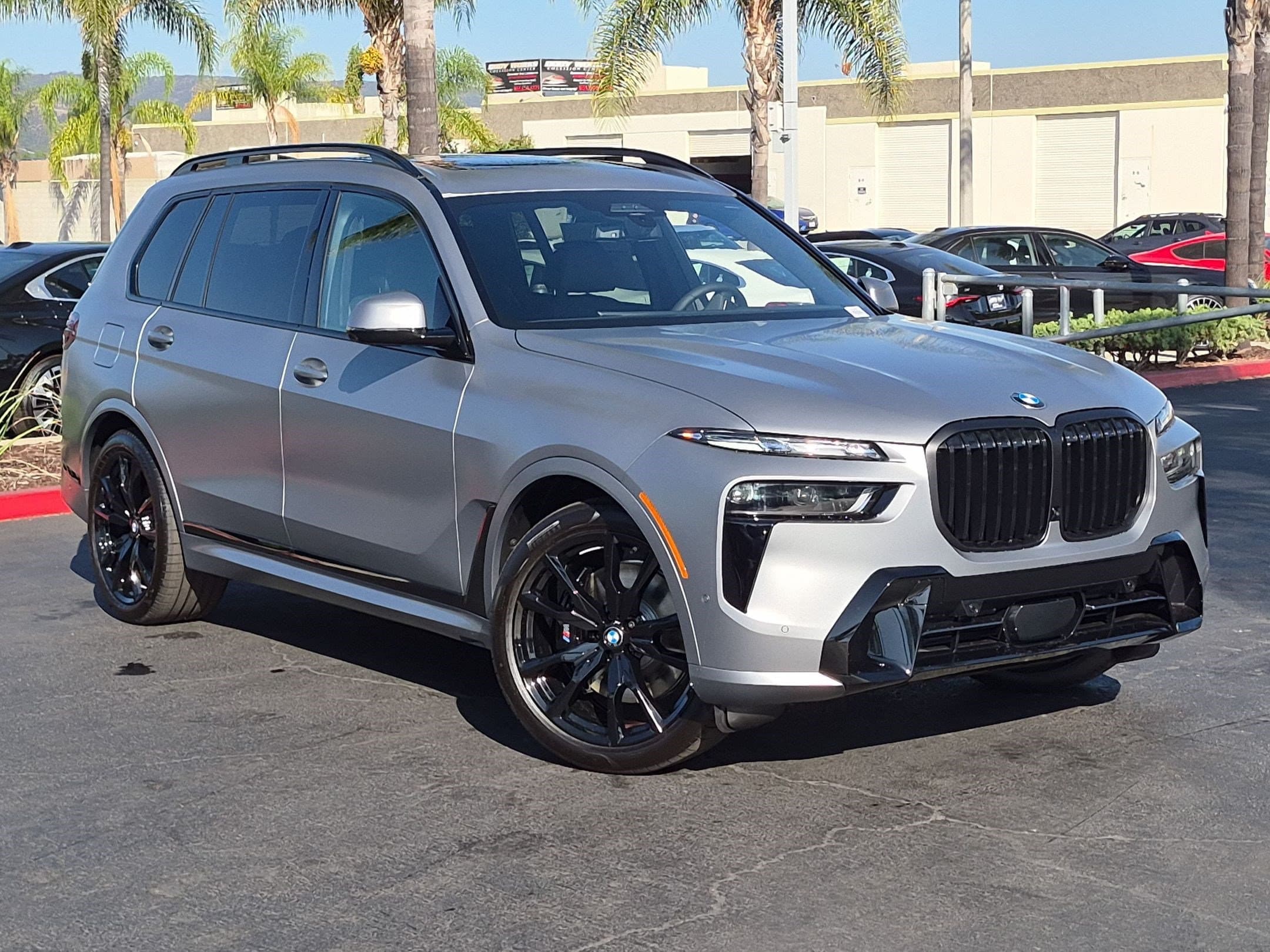 2027 BMW X7 photo 2