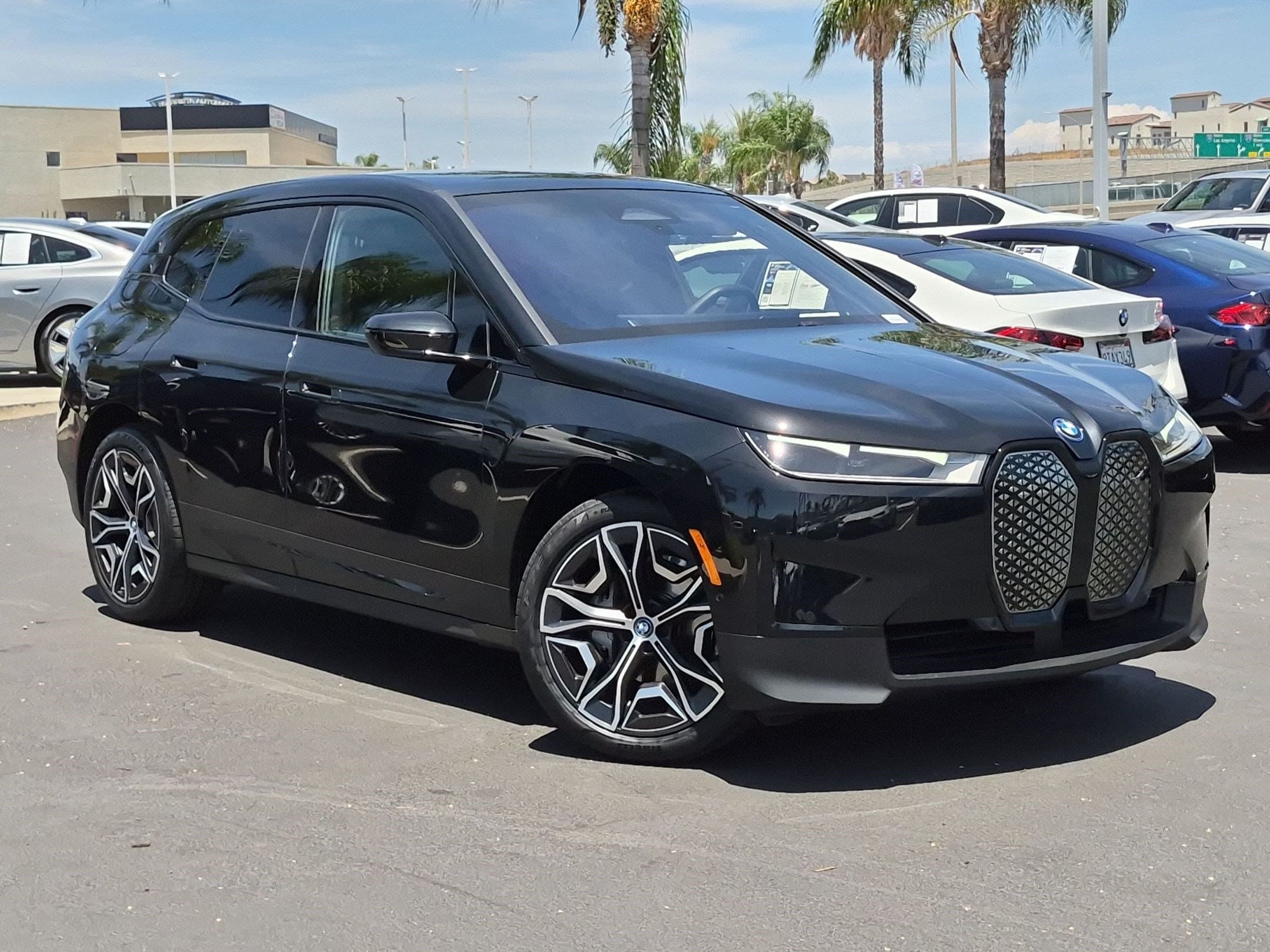 2024 BMW iX photo 2