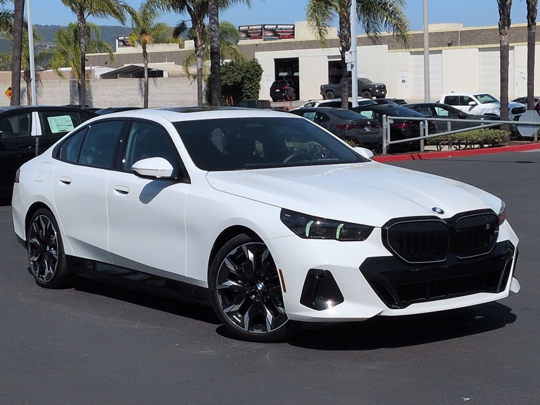 2026 BMW i5 photo 2