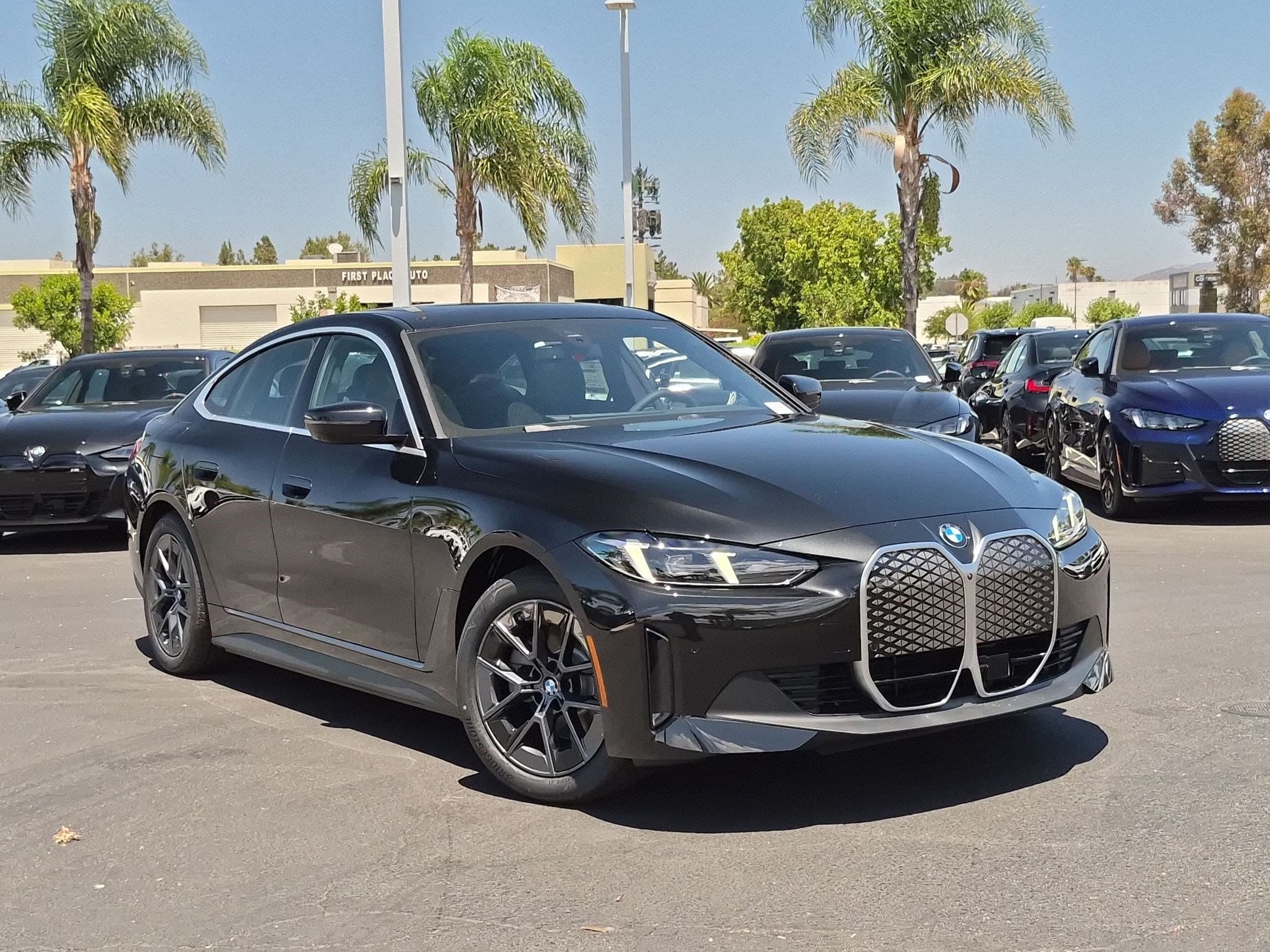 2026 BMW i4 photo 2