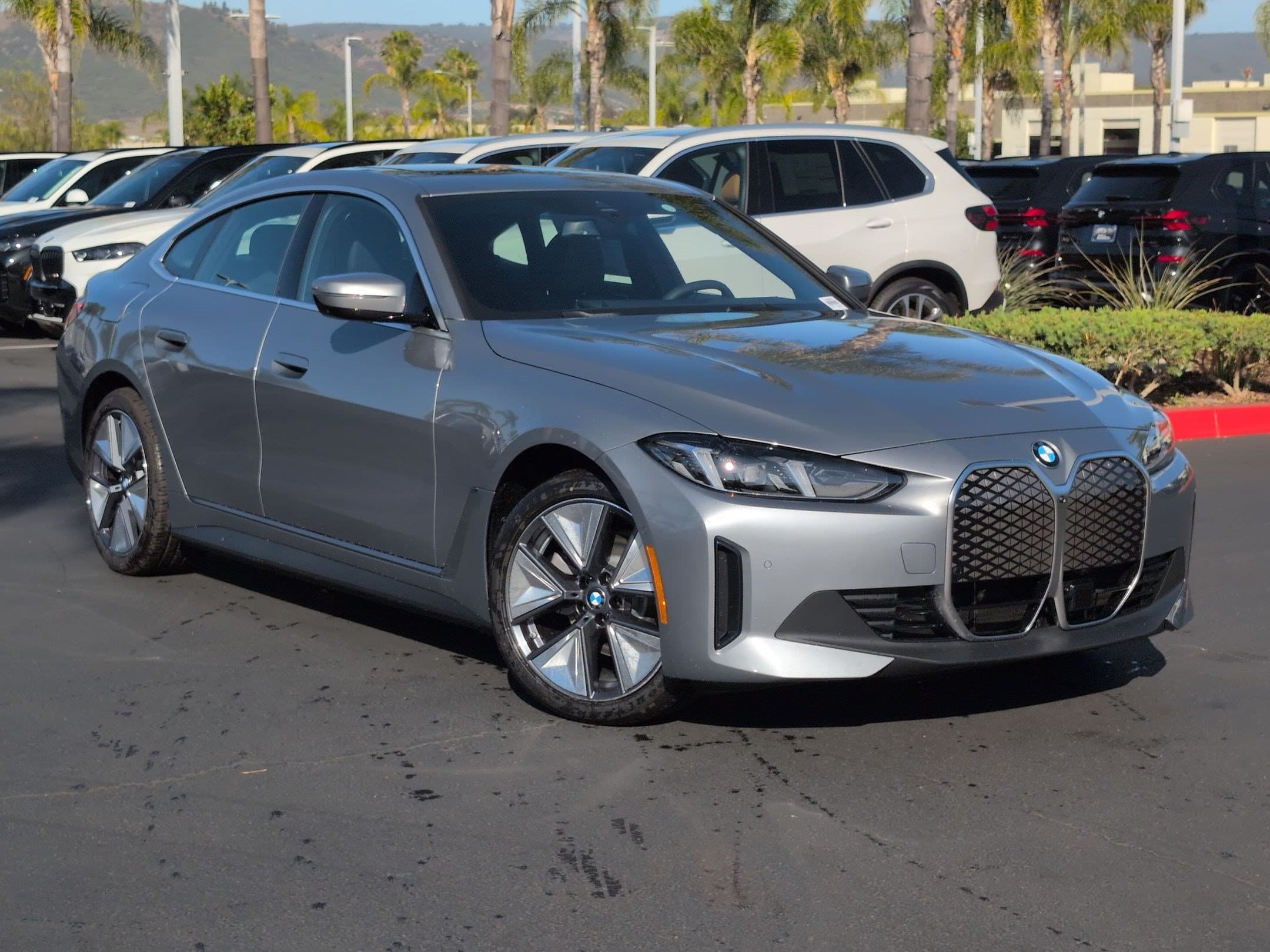 2026 BMW i4 photo 2